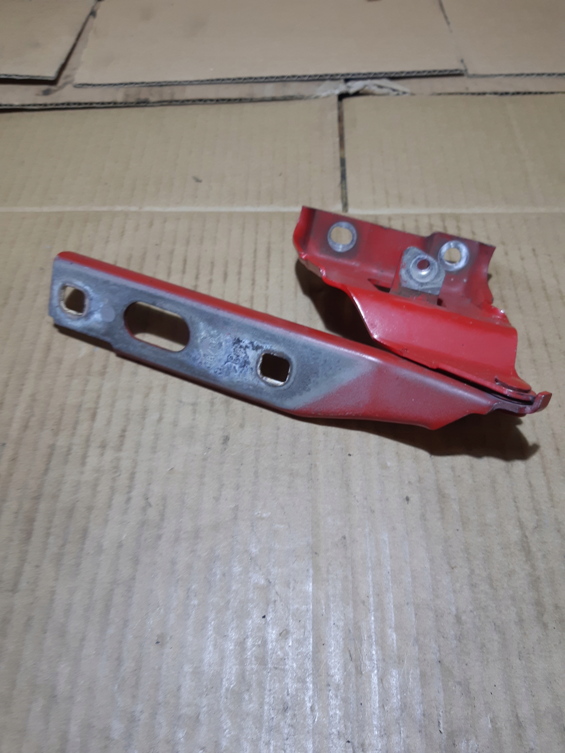 AUDI A4 B8 LIFT hinges hinge right bonnets 8K0823302B
