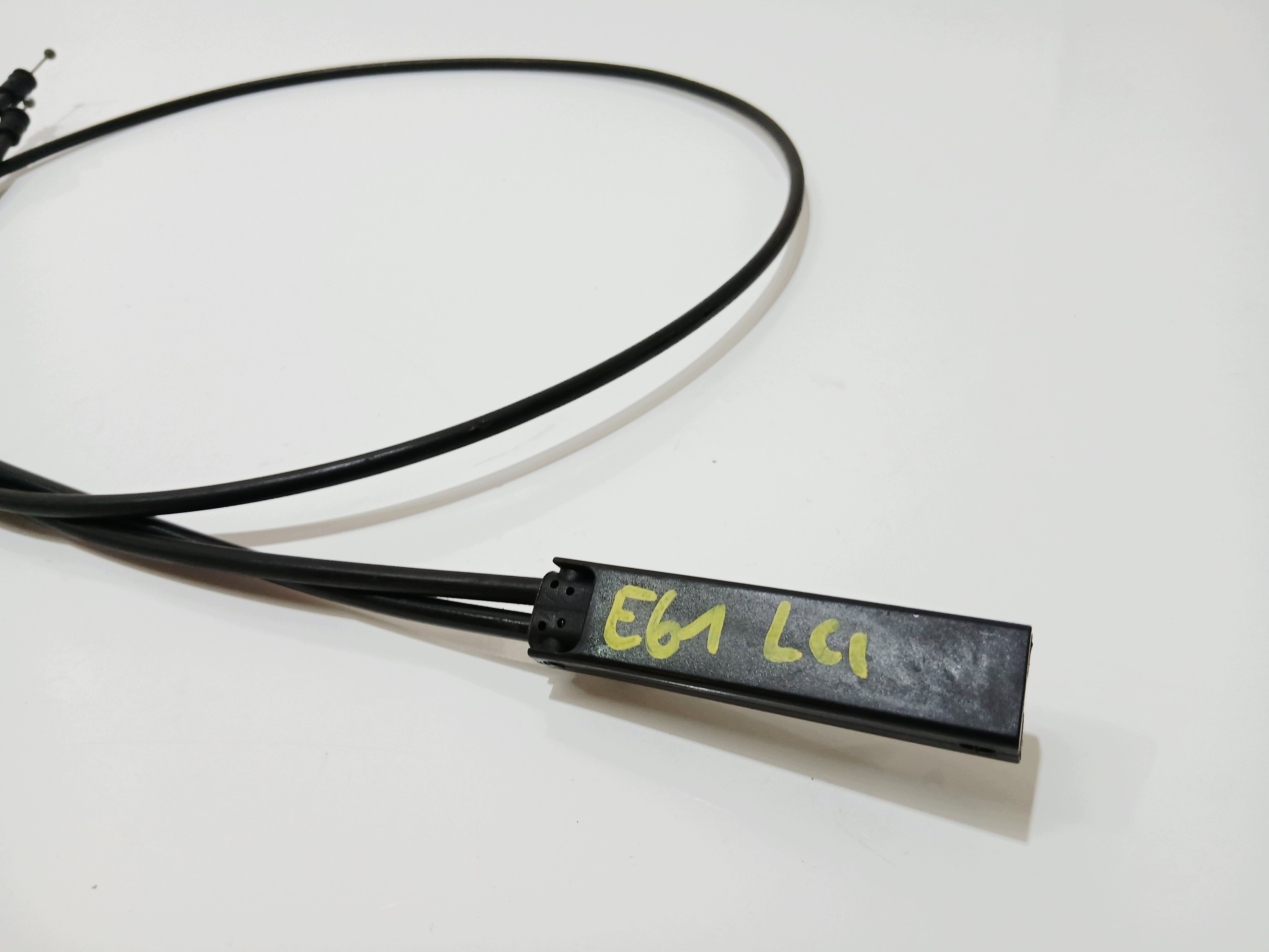 Câble Levier du capot BMW E60 E61 OE 4419130