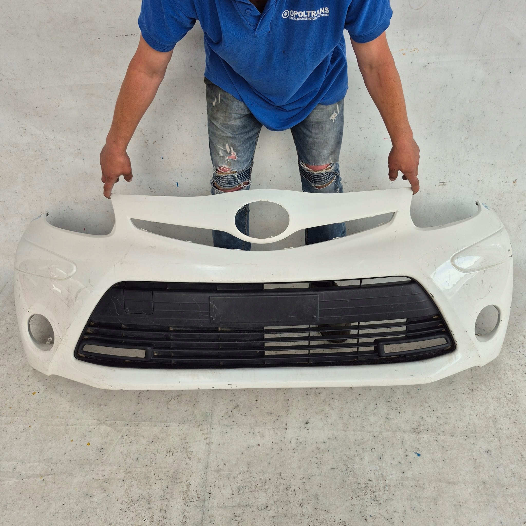 TOYOTA AYGO and LIFT 12-14 bumper front front