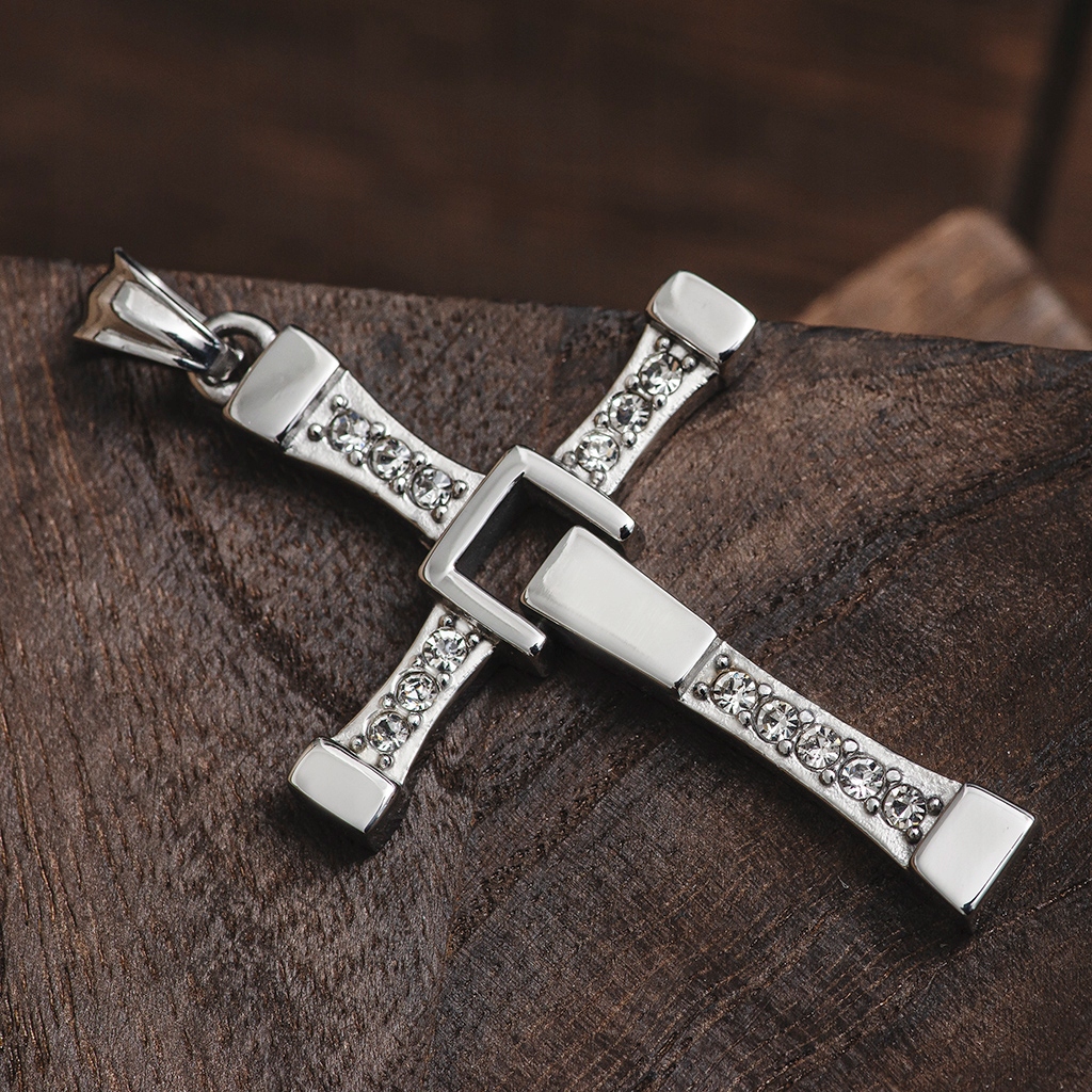 Zawieszka MĘSKA wisiorek Krzyż Toretto Vin Diesel SREBRNA stal 316l Kamień Cyrkonia