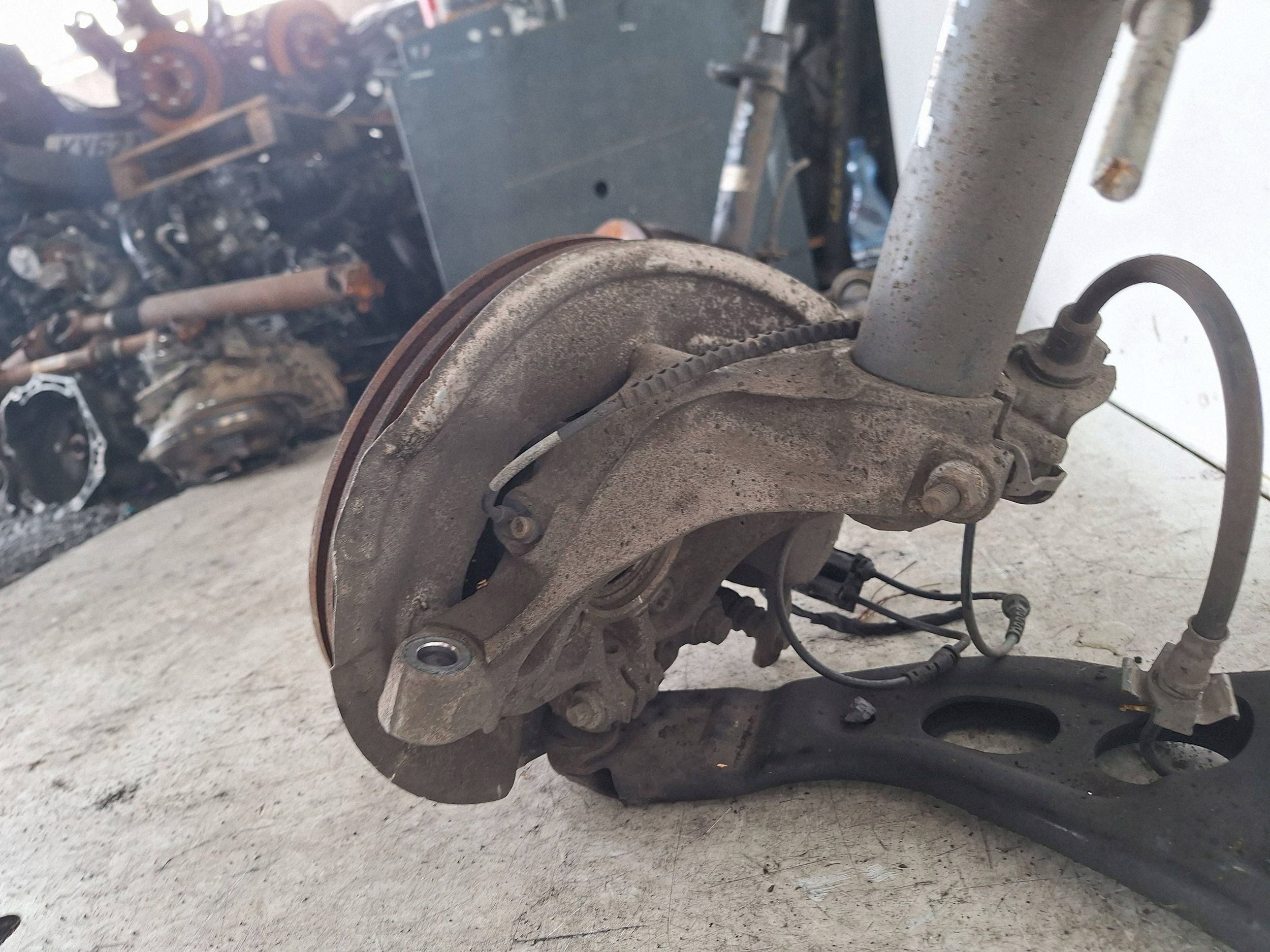 BMW 2 F45 F46 14-18 MACPHERSON swing left 1.5D AUTOMAT