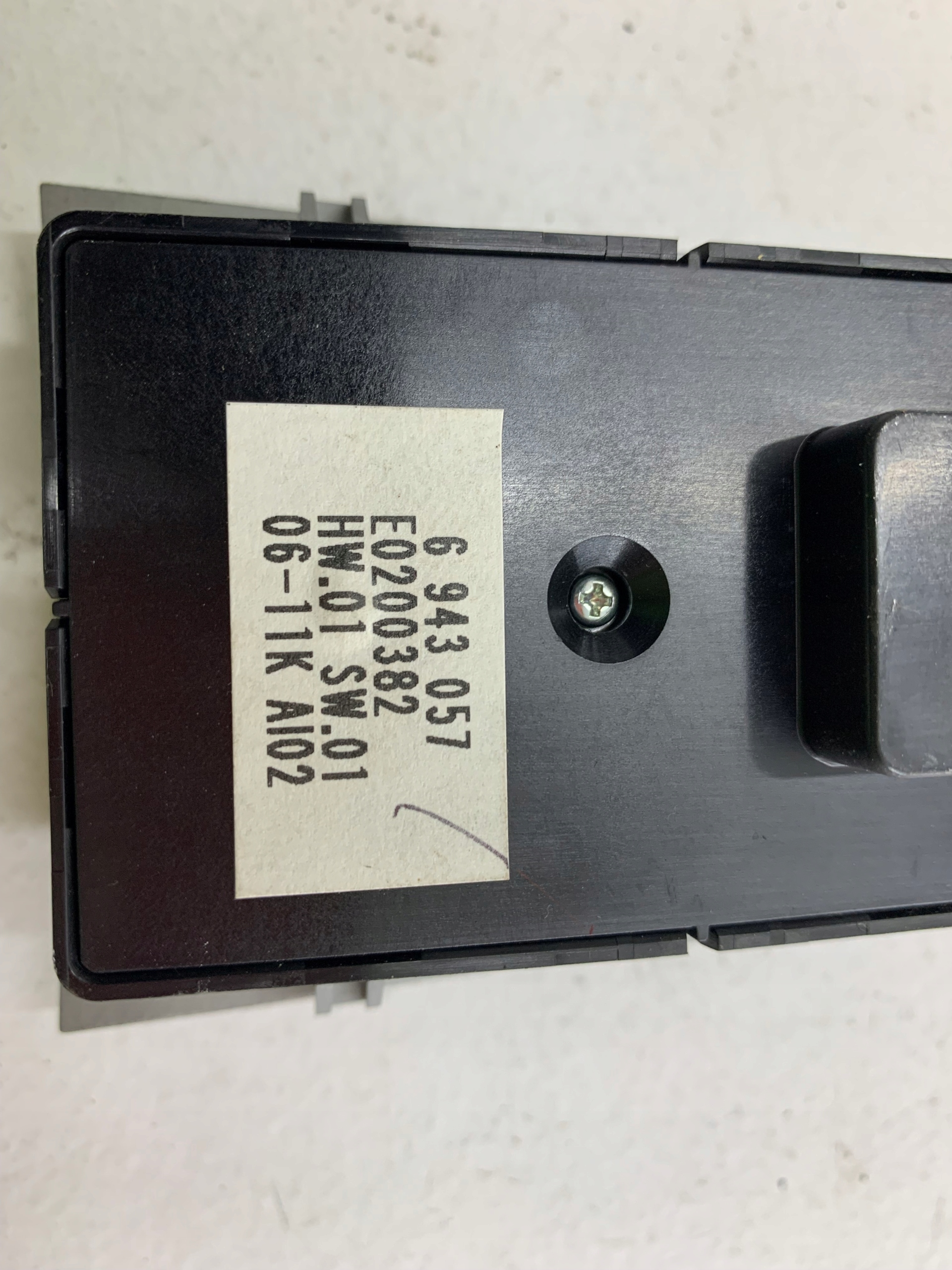 BMW E65 LIFT PANEL window control switch left front 6943057