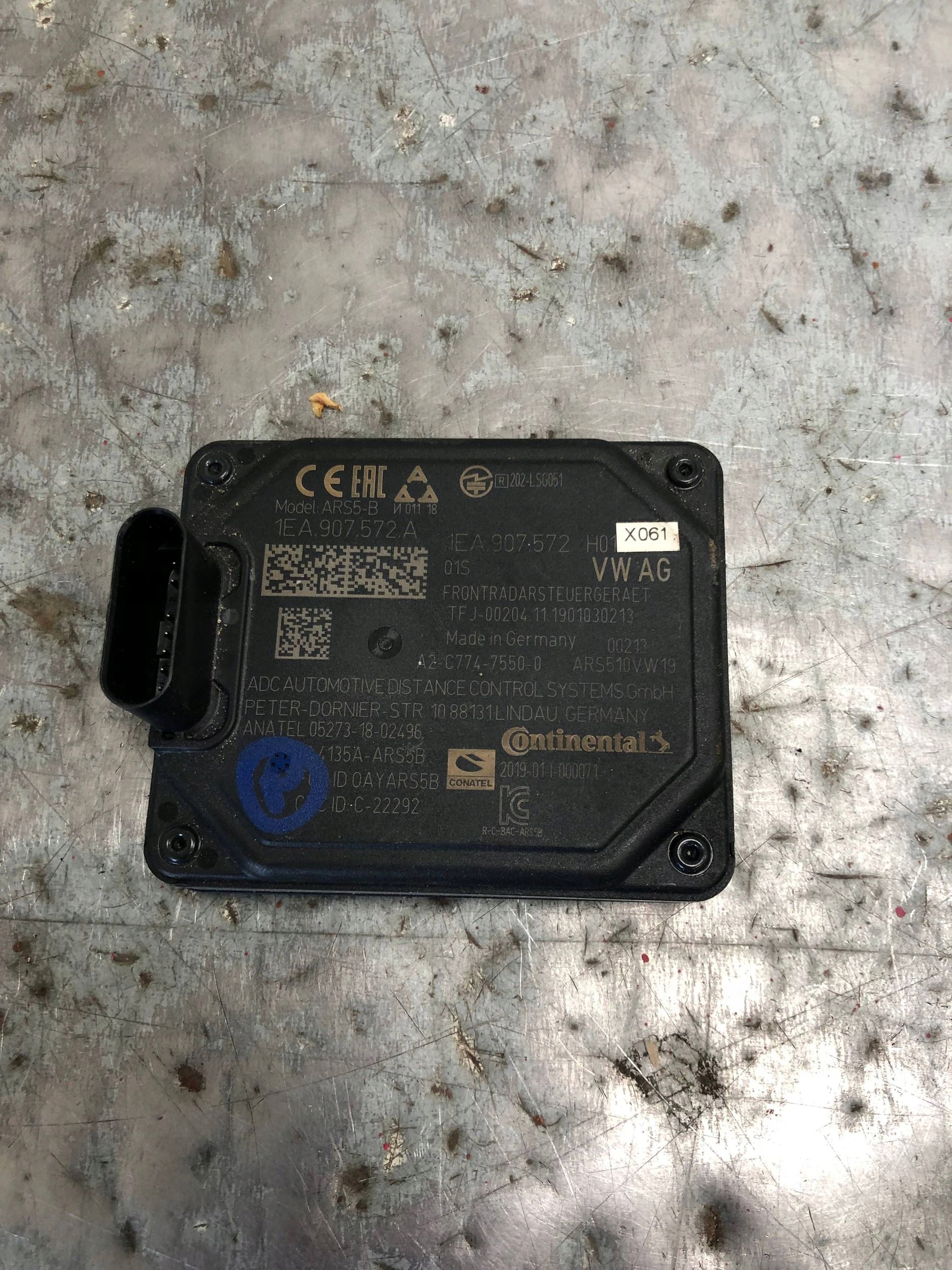 RADAR sensor DISTRONIC VW AUDI 1EA907572A