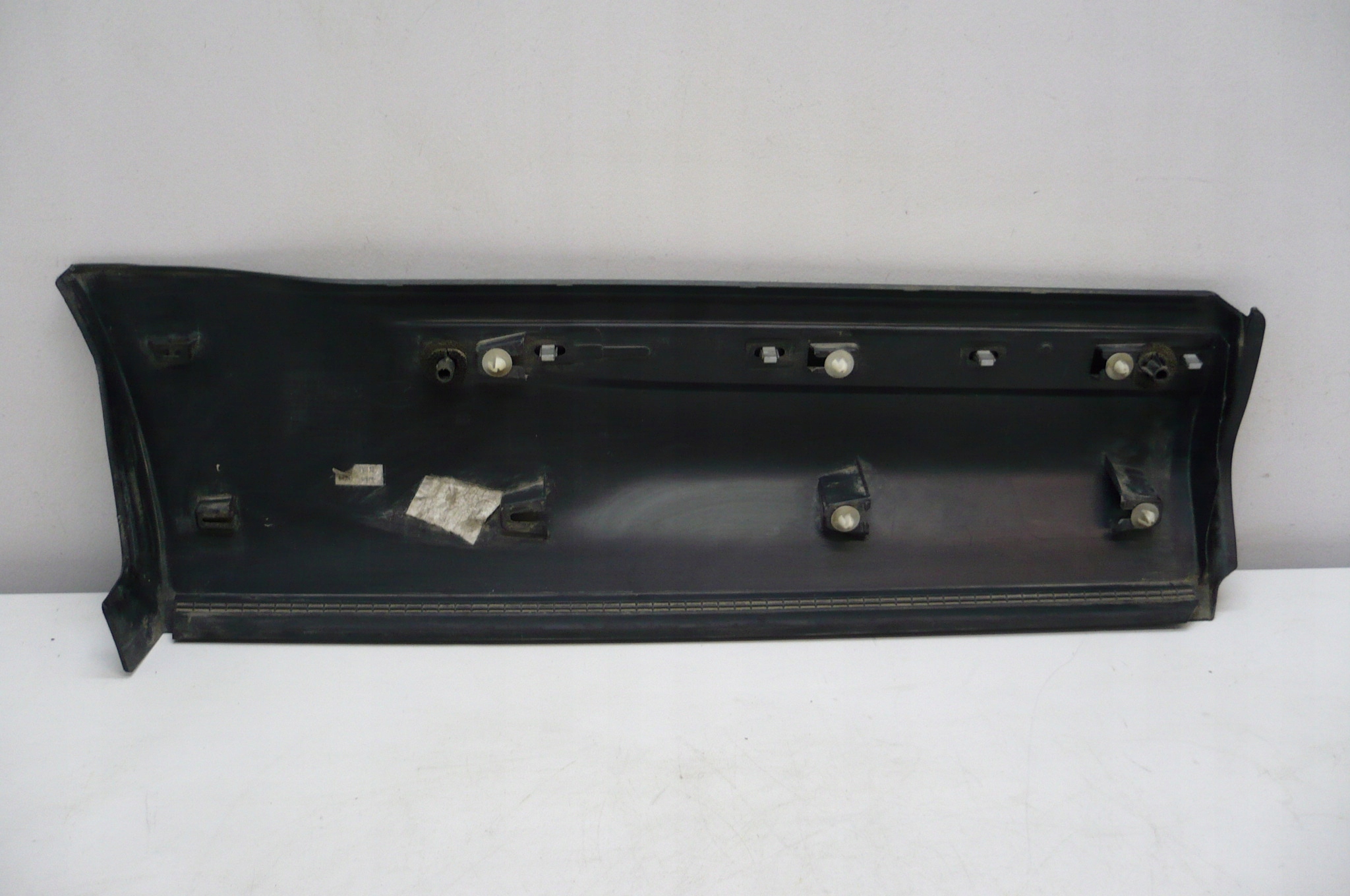 RANGE ROVER EVOQUE and 11- moulding door left rear part