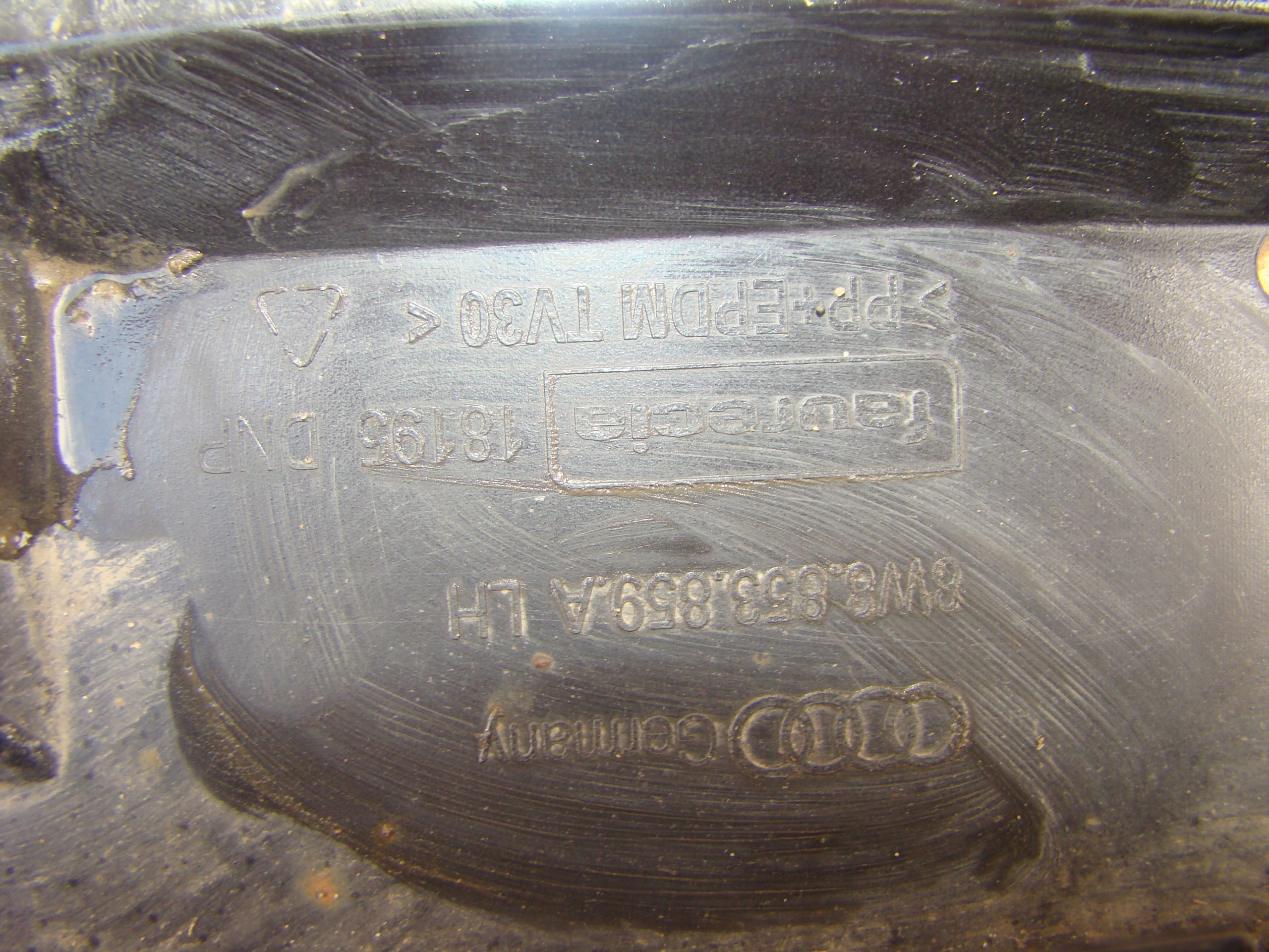 Audi A5 8W8 SPORTBACK LH. порога P12