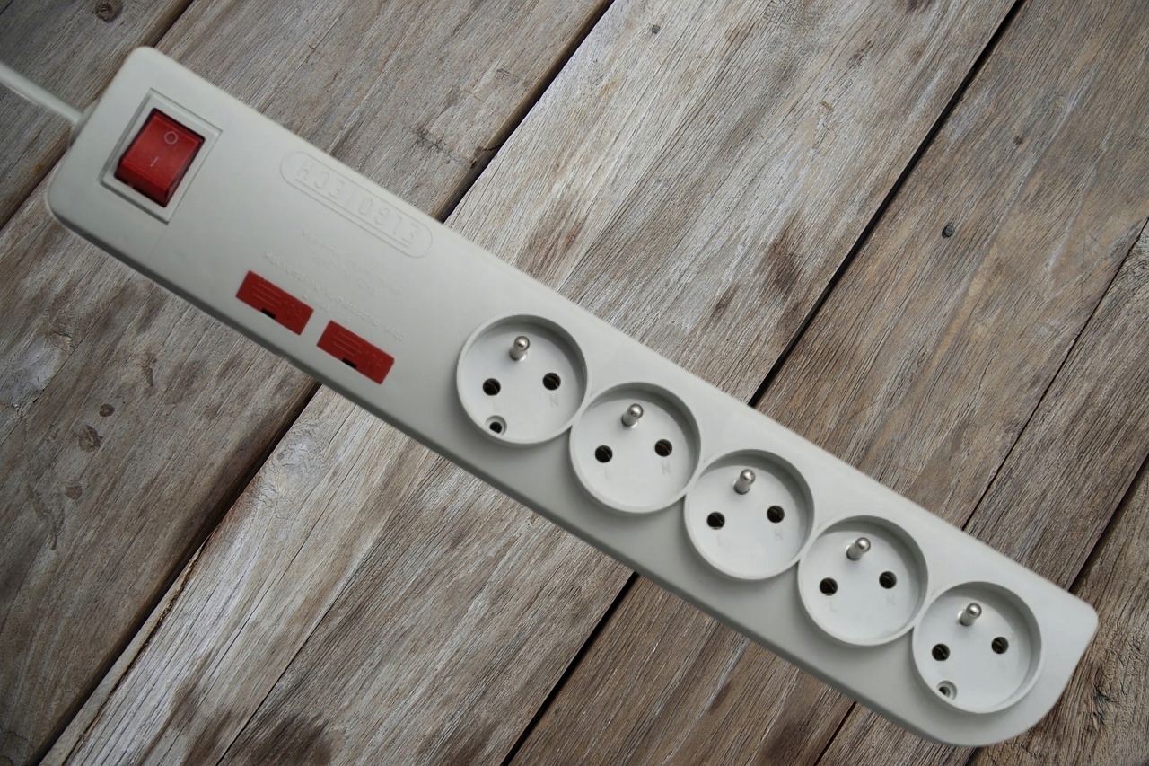 Podsłuch GSM listwa zasilająca Callback Nowość SIM Model J2