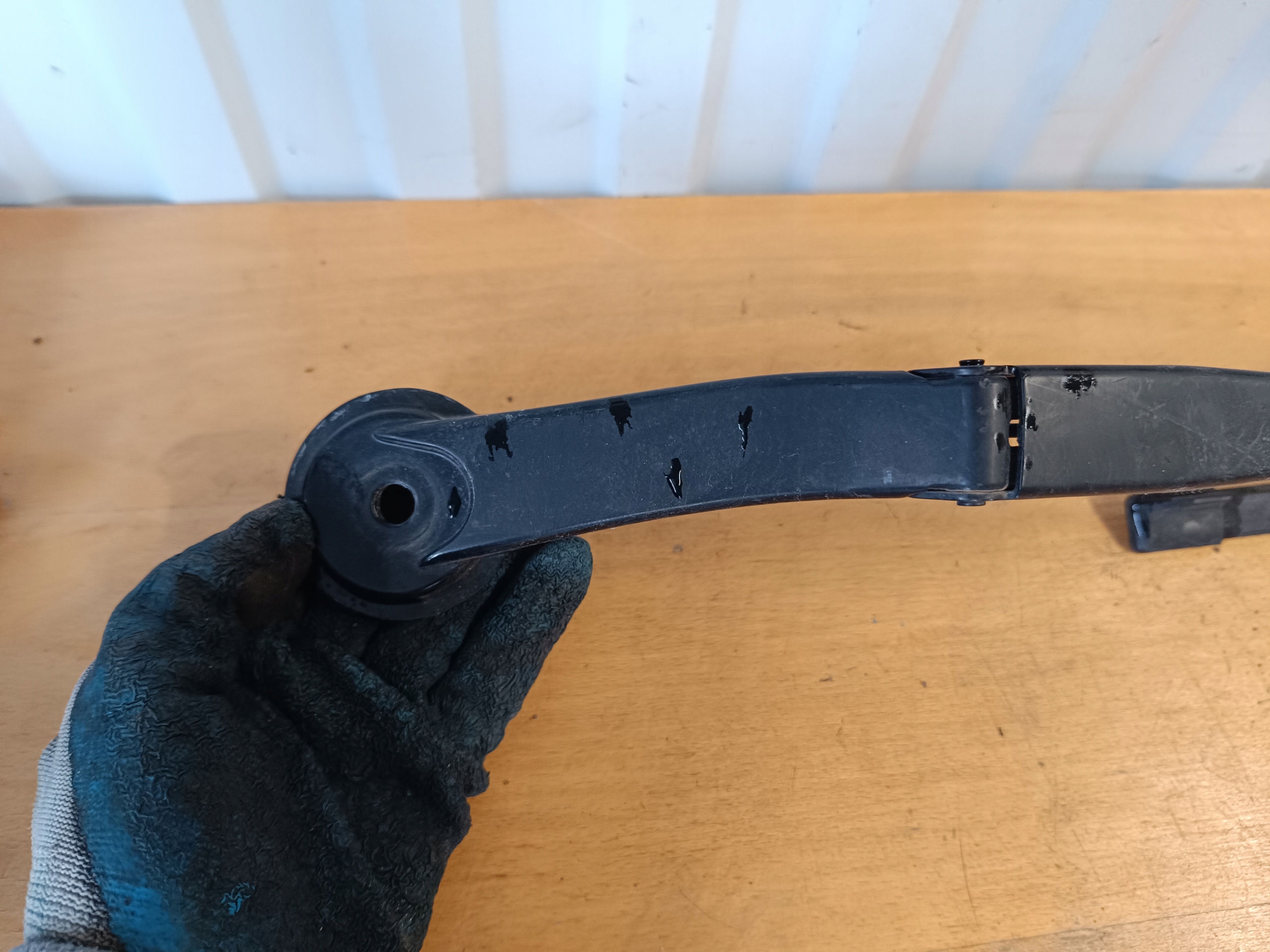 wiper arm right FORD FOCUS MK3 BM5117526BB