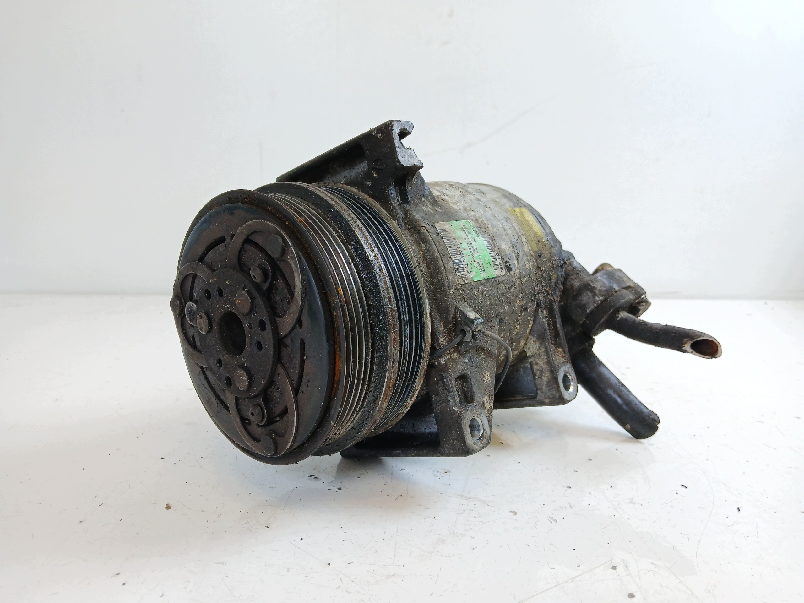 VOLVO V50 2.4 D compressor; air conditioning compressor 36001118