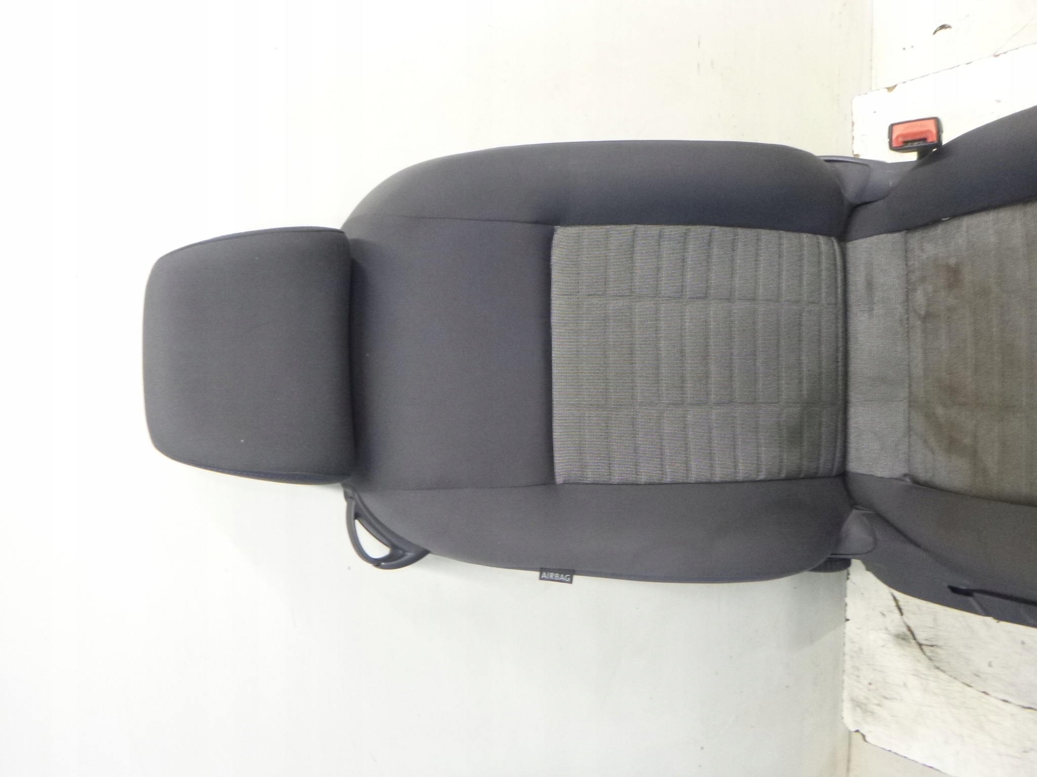 SITZ RECHTS VW GOLF V 1K3881106DF 2006R.