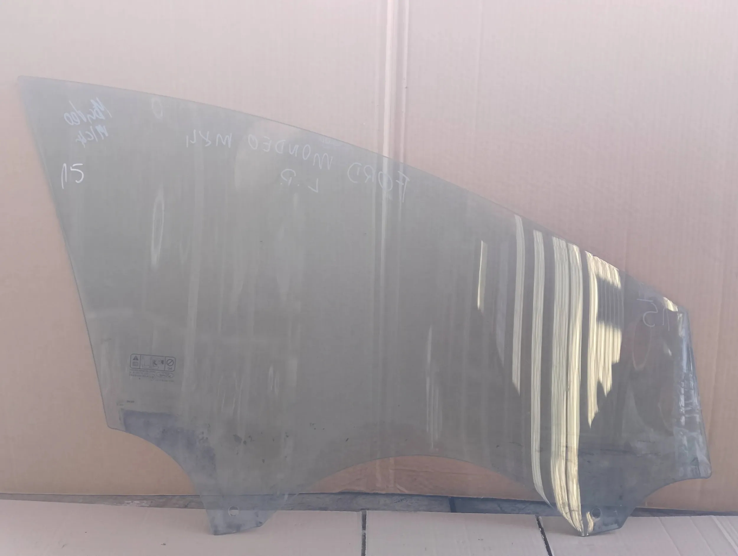 OKNO levý předek Ford Mondeo MK4
