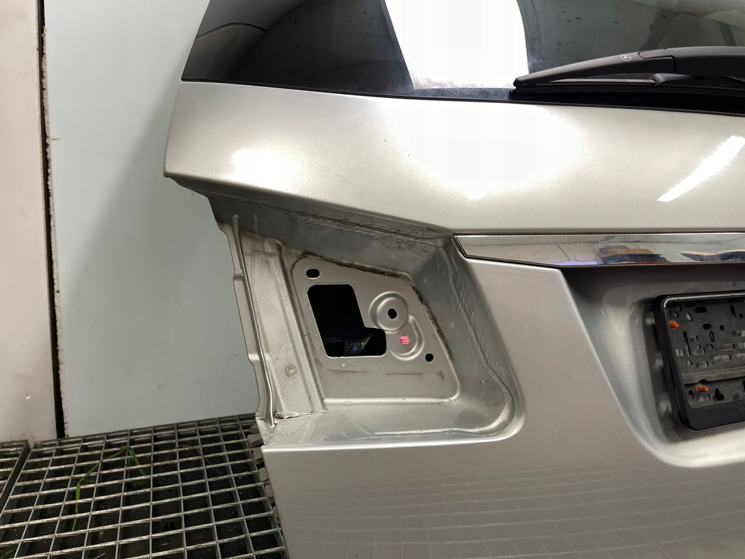 MERCEDES W212 KOMBI boot doors KOMBI electrical 775 complete