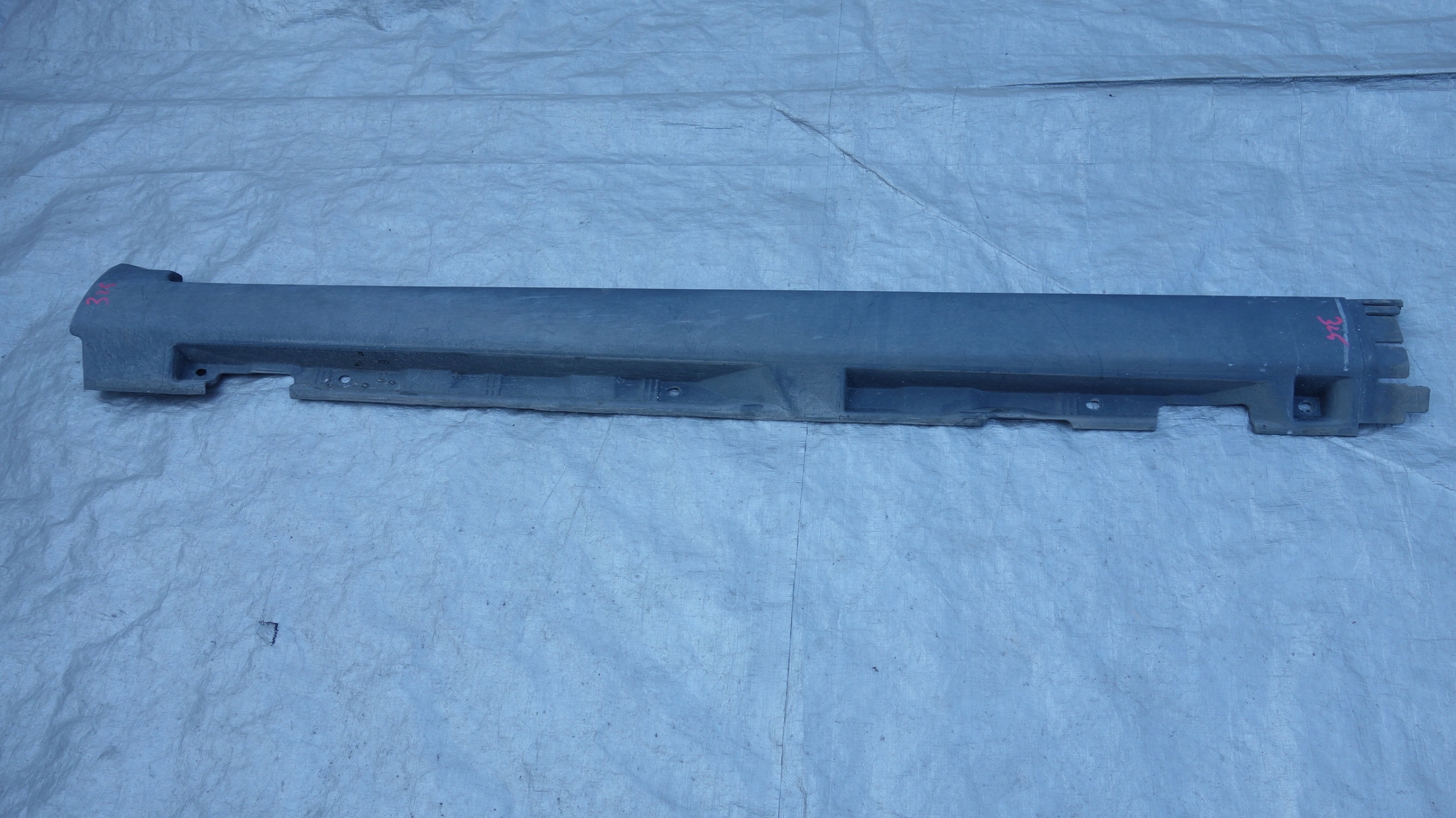 30698905 mih8 - VOLVO S40 II V50 04 - левый порог педаль порога левая