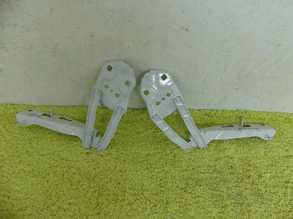 32297489 - Петля капота левый правый Volvo XC40 2 II 17-новый