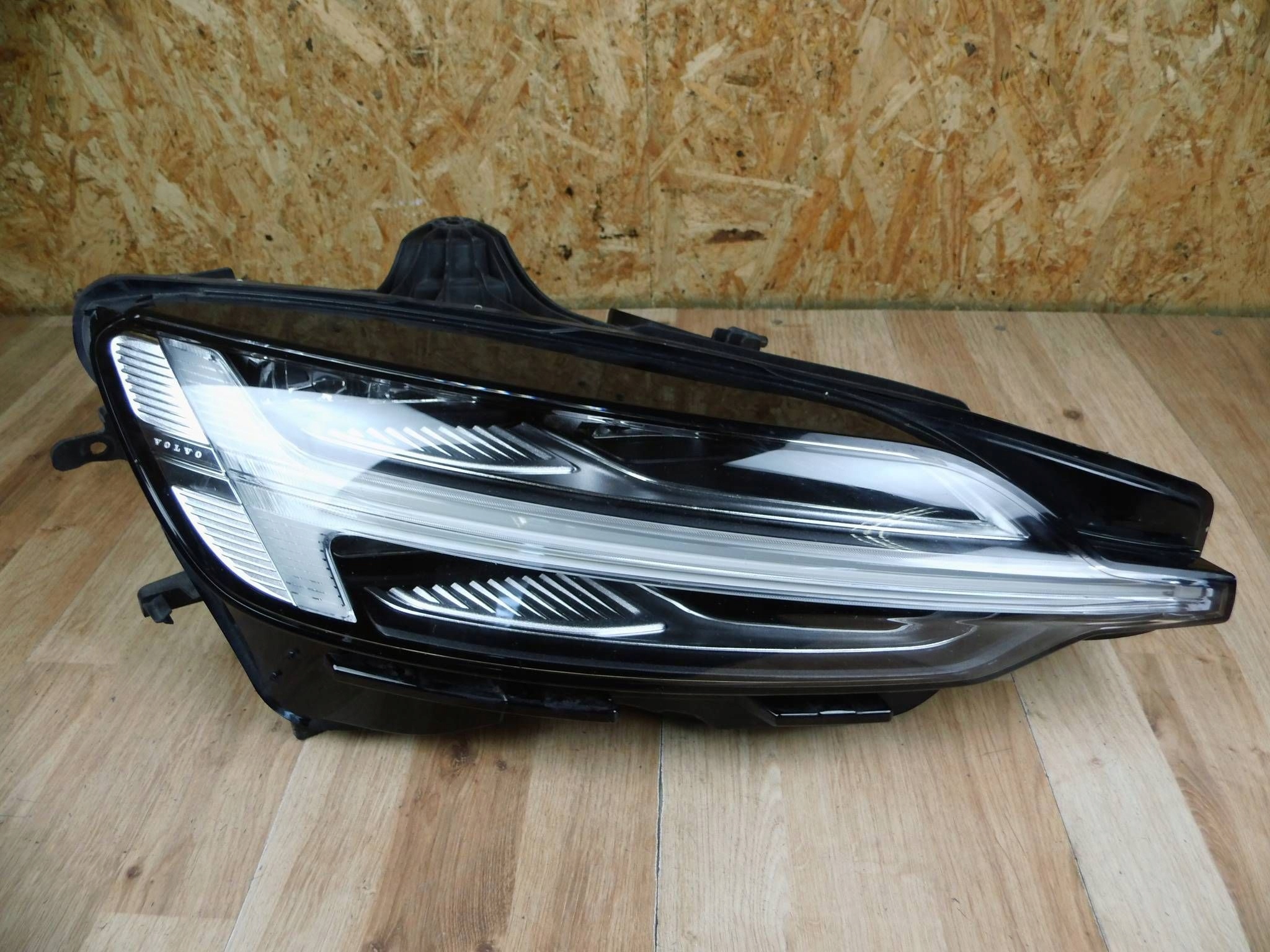 Volvo S60 V60 2022+ LIFT light right front front right 32347005