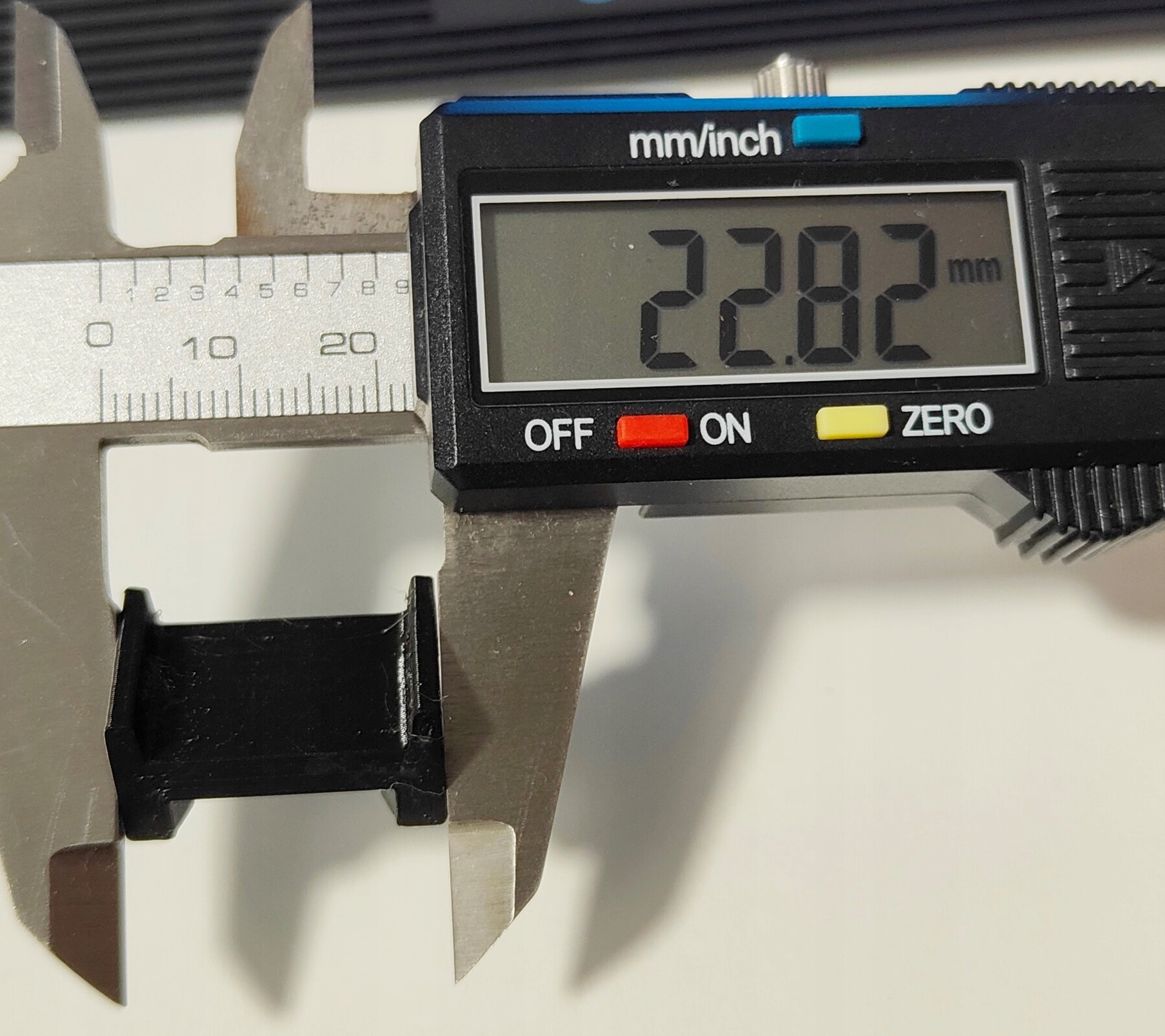 Ogranicznik drzwi Toyota YARIS I - zestaw wkładek Producent części MajraM-3D