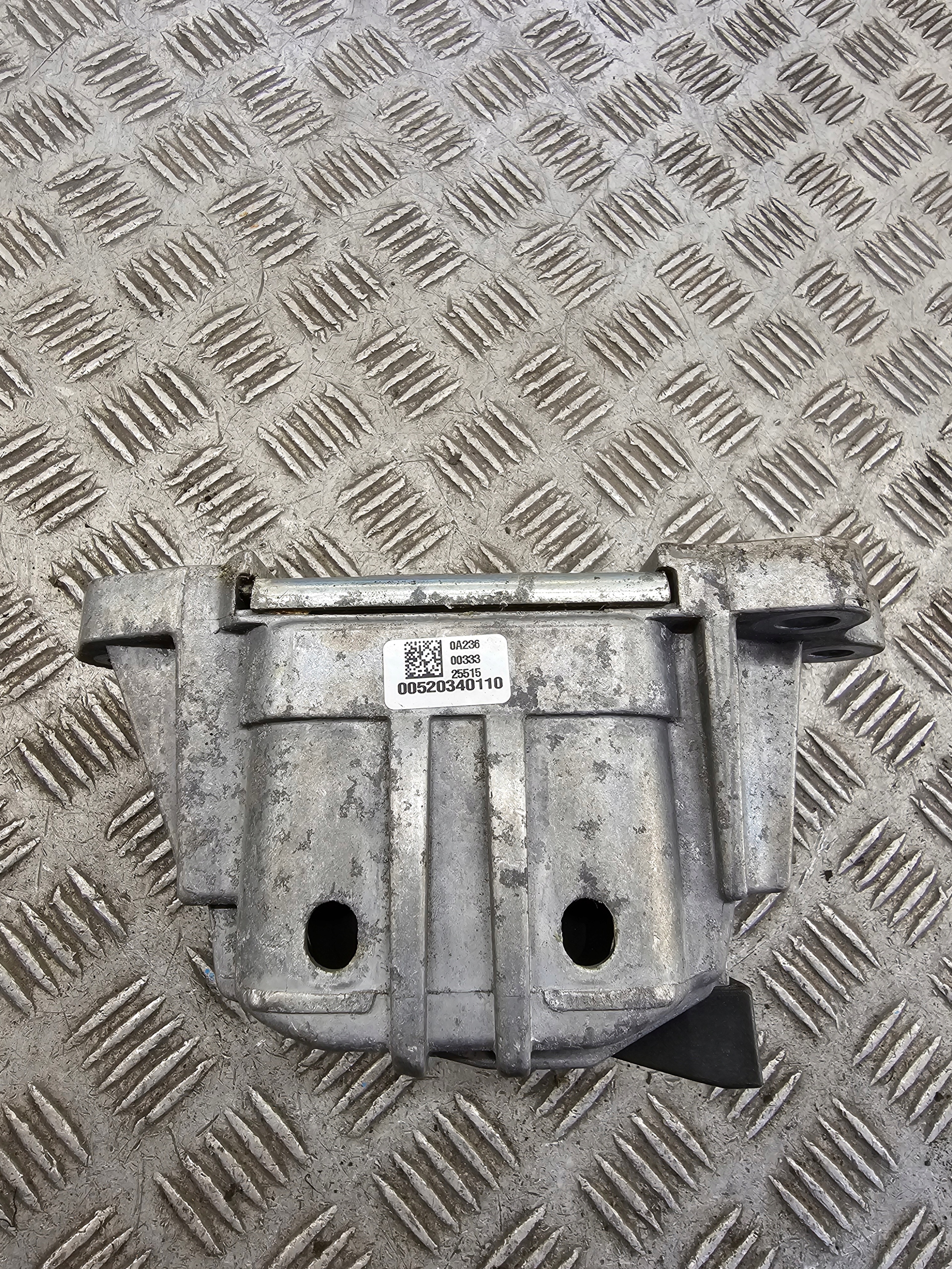 FIAT 500X 1.6 MJET engine mount 00520340110