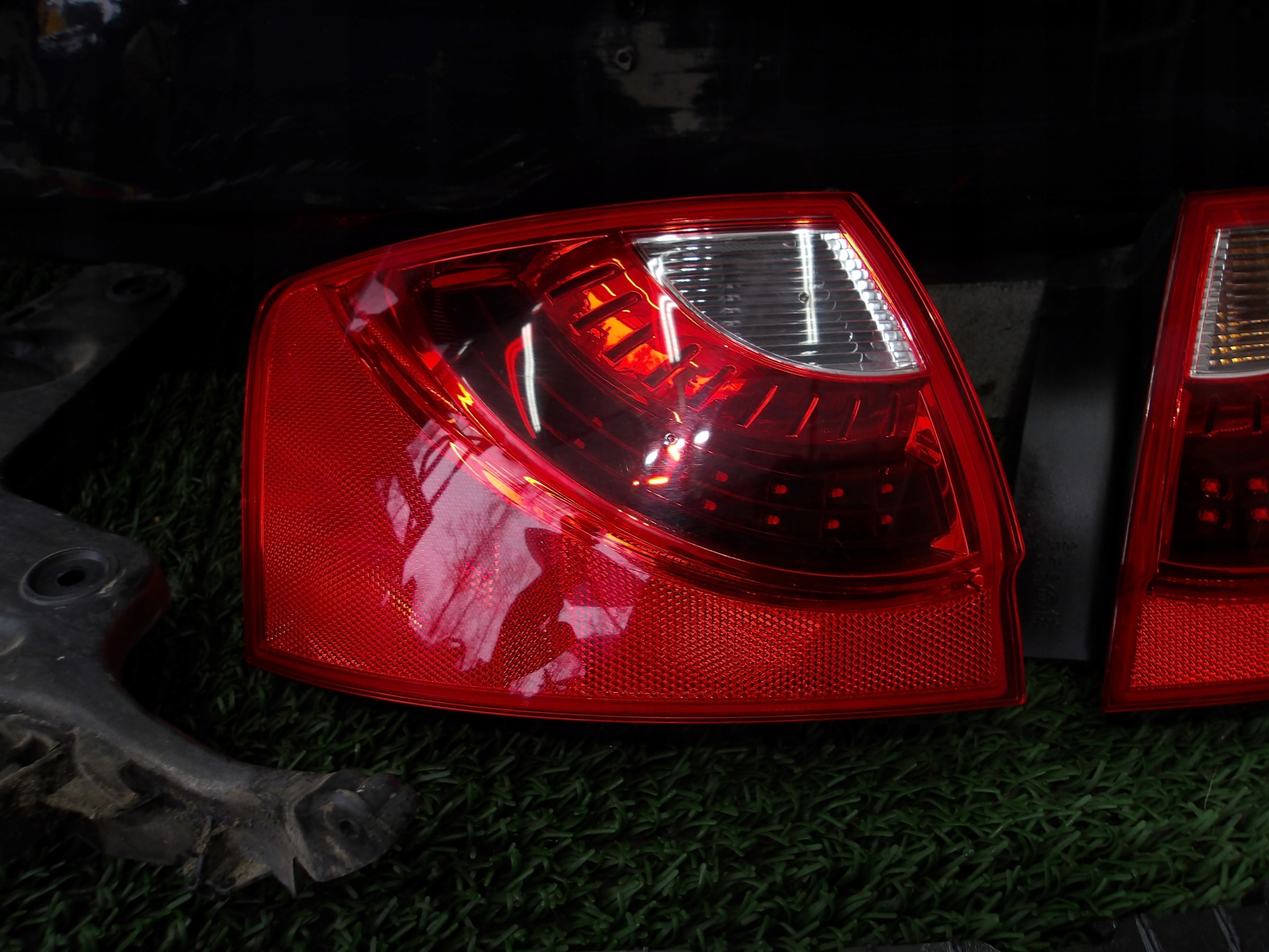 SEAT EXEO KOMBI LIFT boot doors bumper lights LED KOMPLET colour LZ9Y