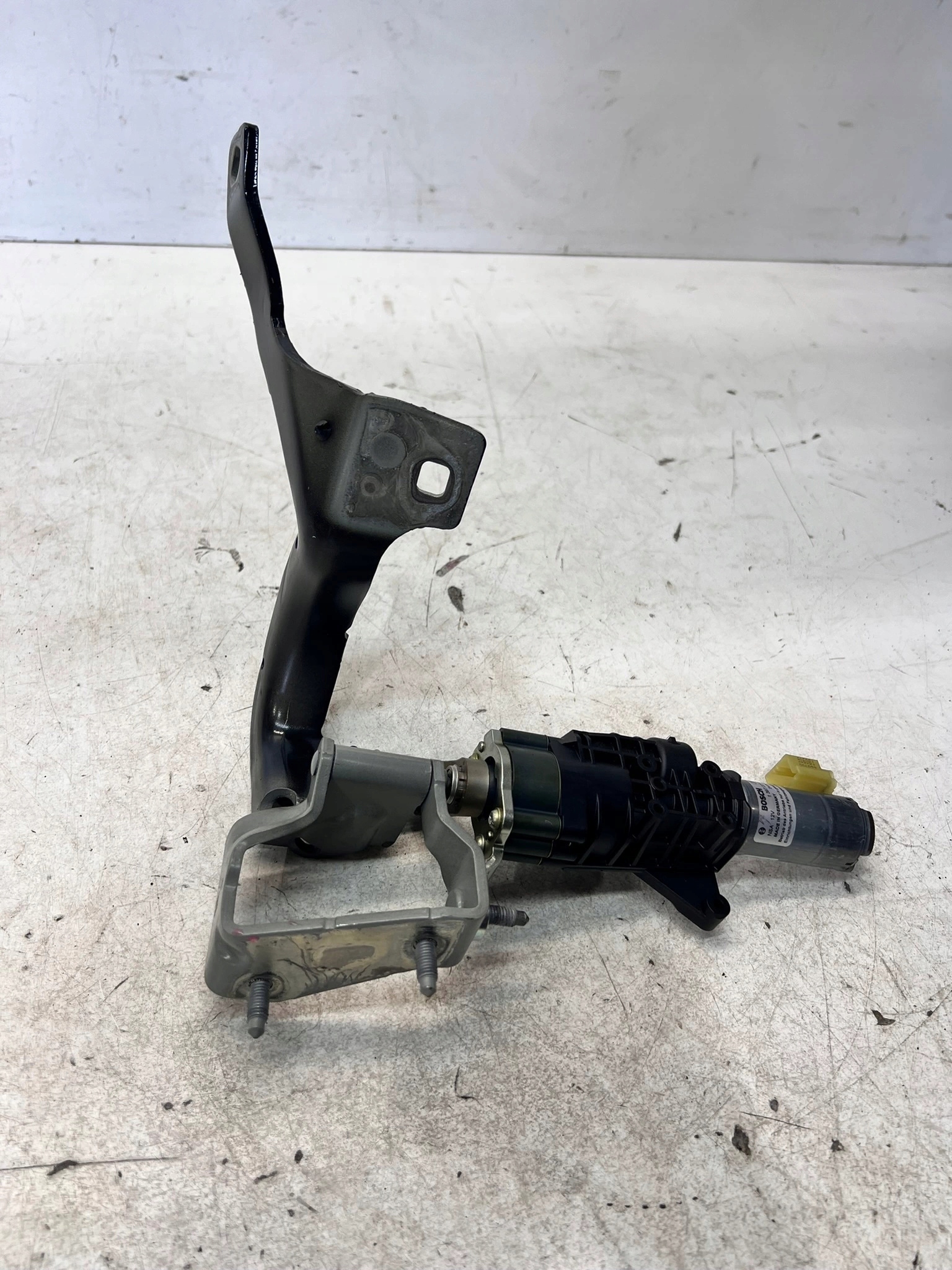 hinge SILNIKCZEK bonnet rear part right AUDI A6 C8 4K9827852B 4K9827300A