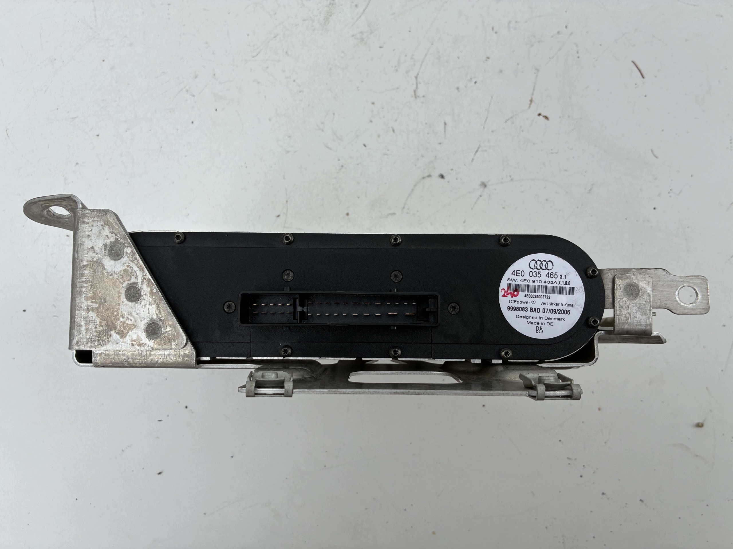 amplifier audio B&A bang OLUFSEN Audi A8 S8 D3 4E0035465 ==OEM== Eu