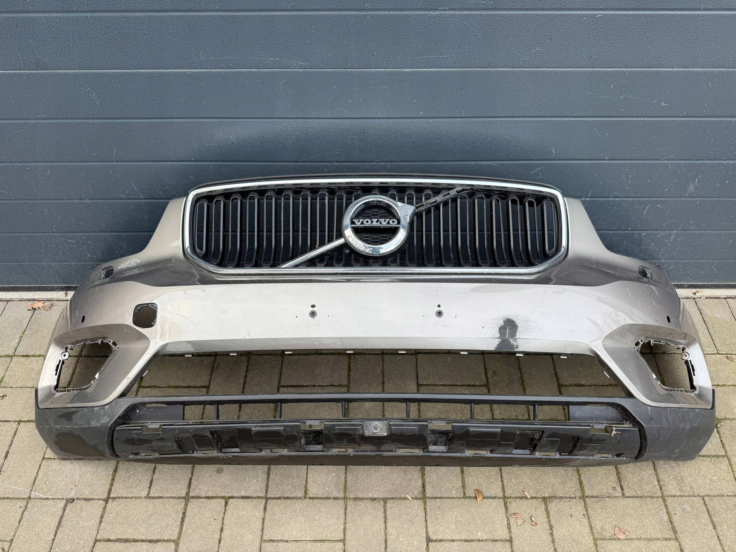 Volvo XC40 17- bumper front front