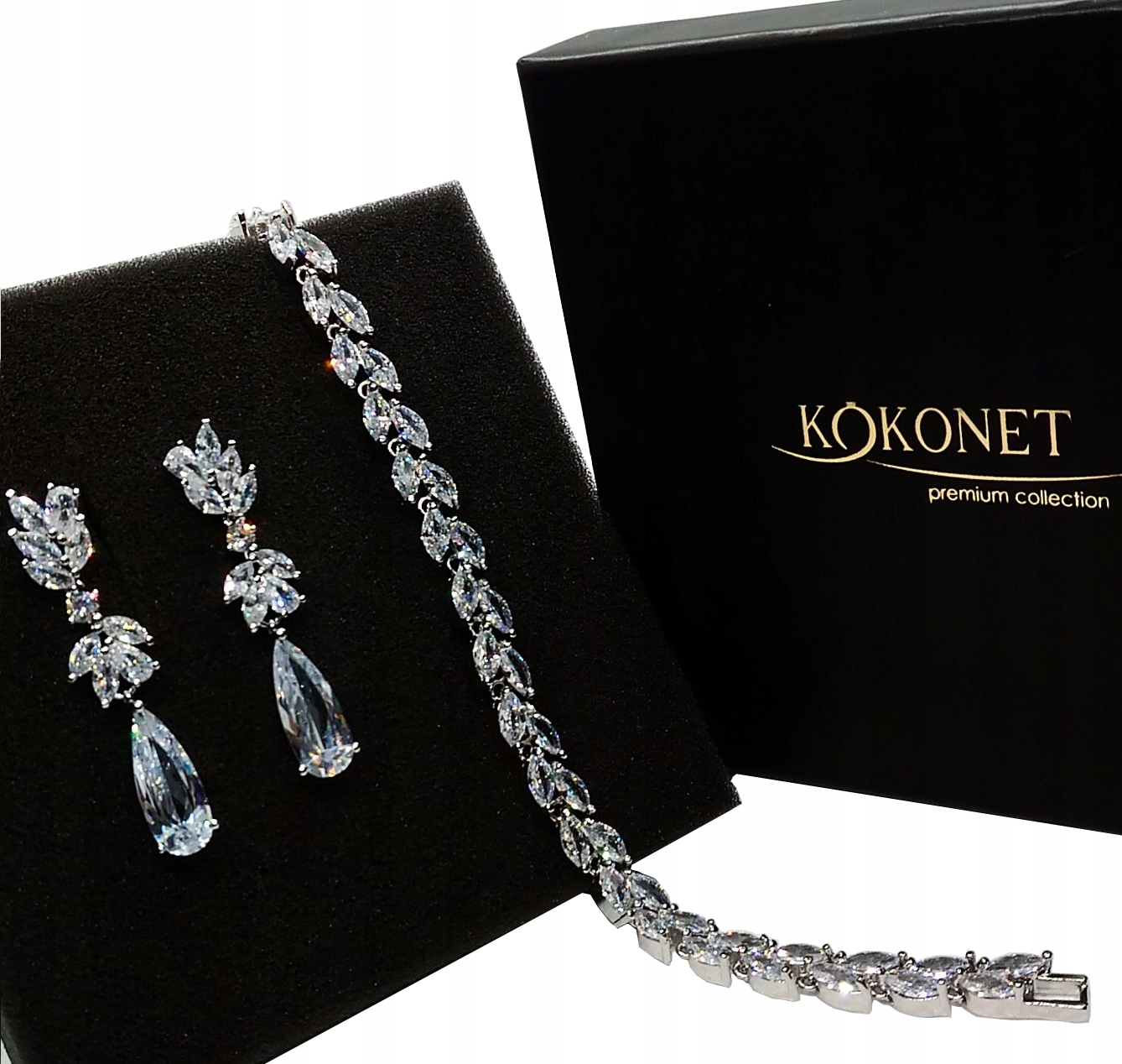 Decentní stříbrné náušnice s rustikálním náramkem svatební hostina Svatba