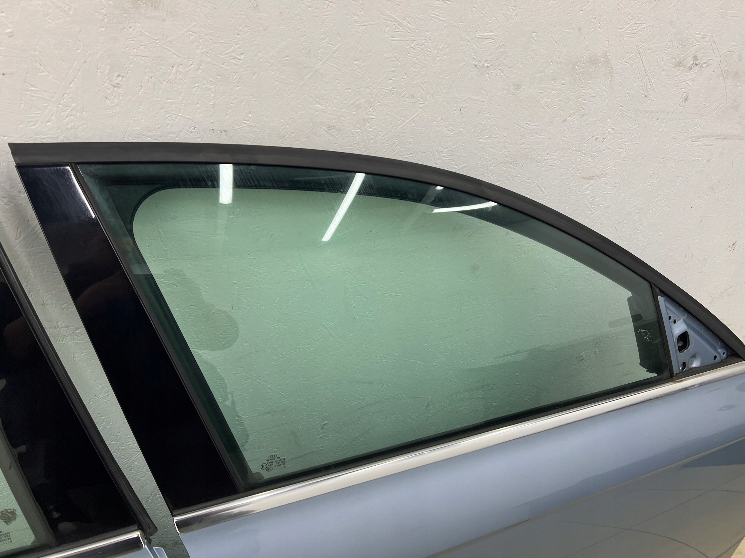 AUDI A4 B8 8K door right front LY5J original LAKIER W colour complete