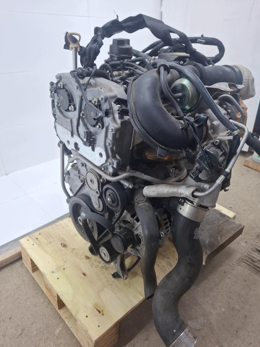 engine complete Mercedes-Benz B W246 2013