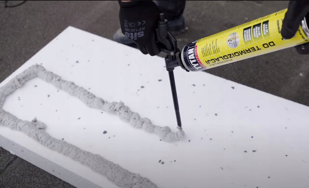 TYTAN PIANOKLEJ DO TERMOIZOLACJI 820ML Typ inny klej