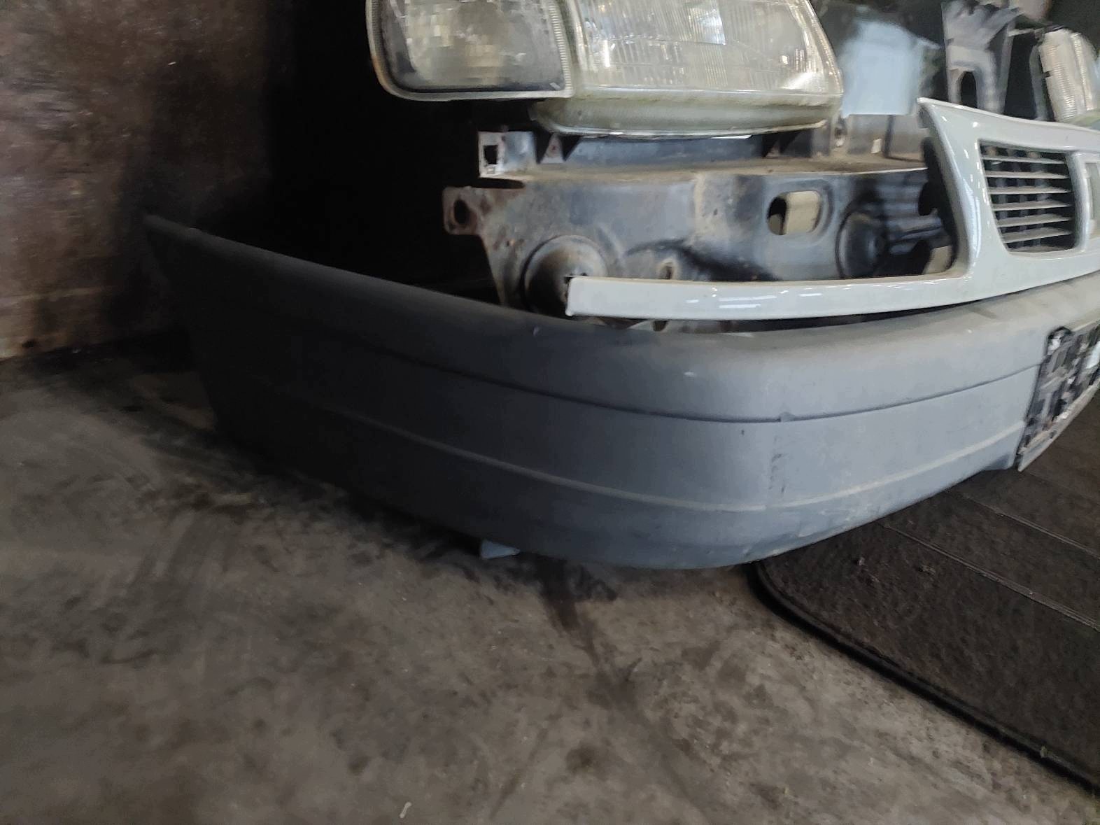 complete front bonnet bumper light fender SEAT INCA and LB9A
