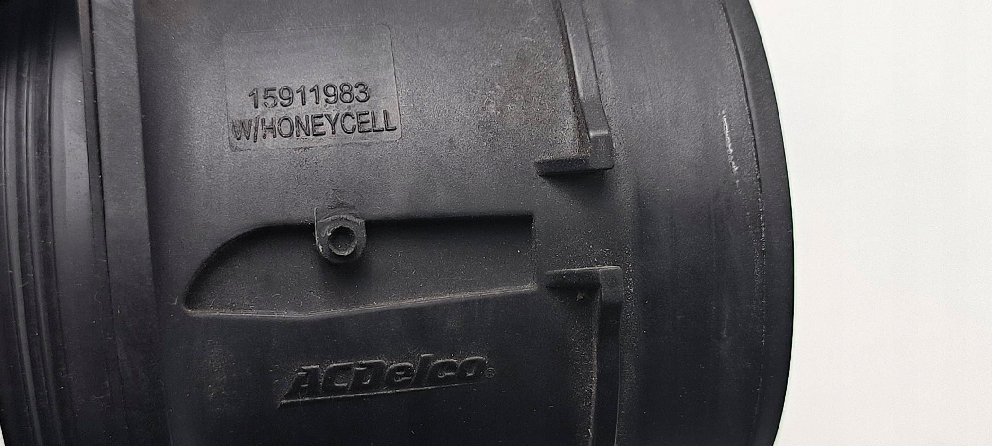flow meter 15911983 4.6 CADILLAC DTS