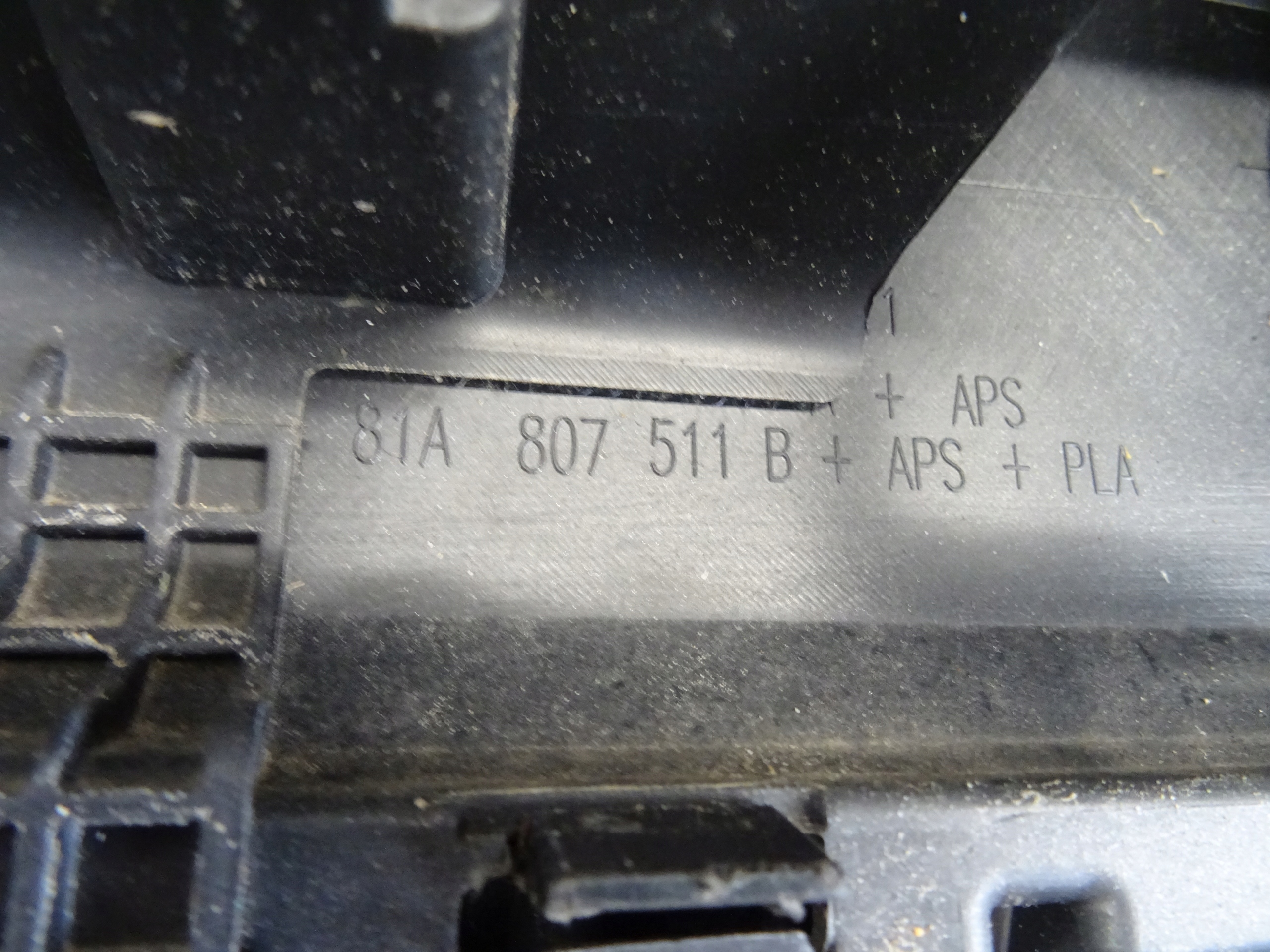 AUDI Q2 81A lökhárító far hátsó