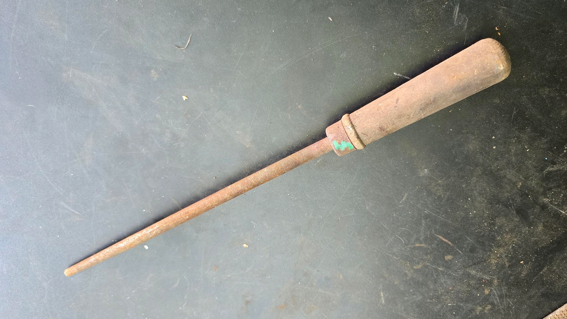 STARY PILNIK Z OKRESU PRL DŁUGOŚĆ 440 mm SOLIDNY OKAZJA POLECAM