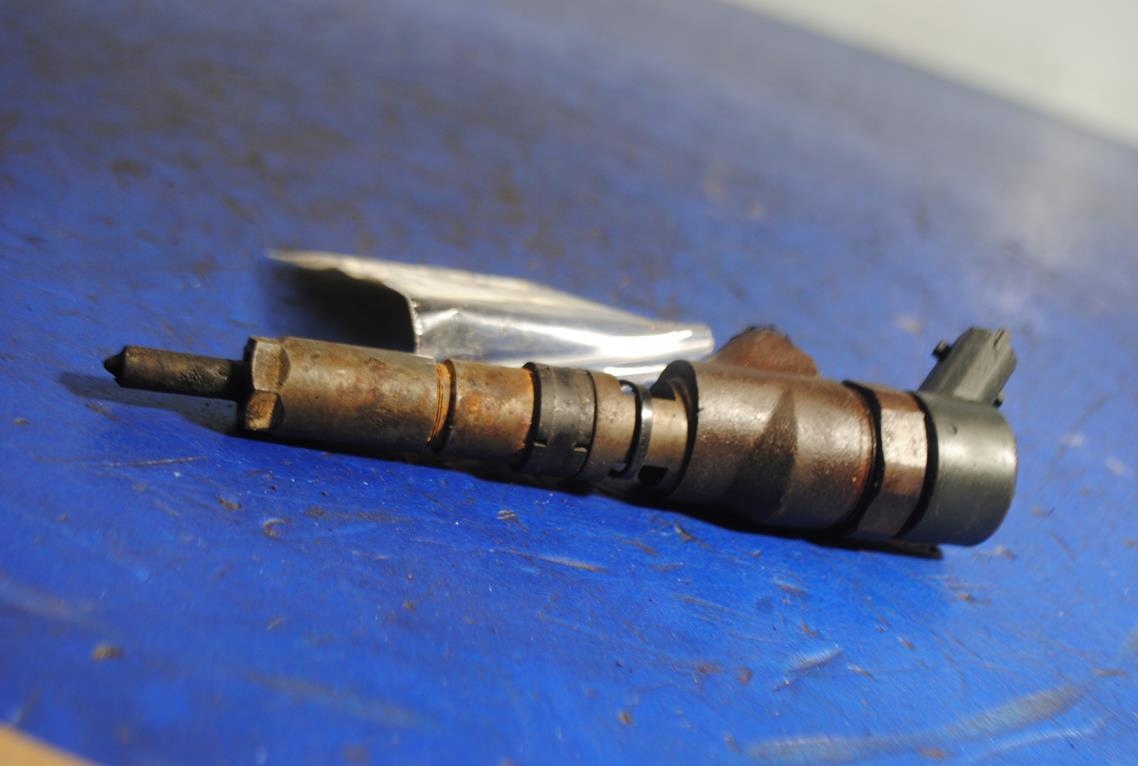 CITROEN XSARA PICASSO WTRYSKIWACZ 9637536080