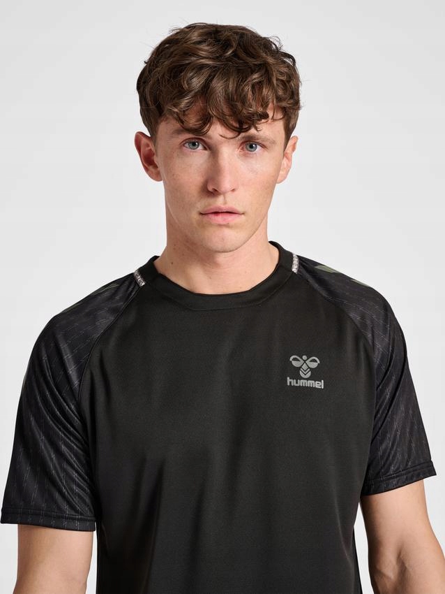 HUMMEL CZARNA SPORTOWA KOSZULKA LOGO POLY A5X HMR__M Marka Hummel
