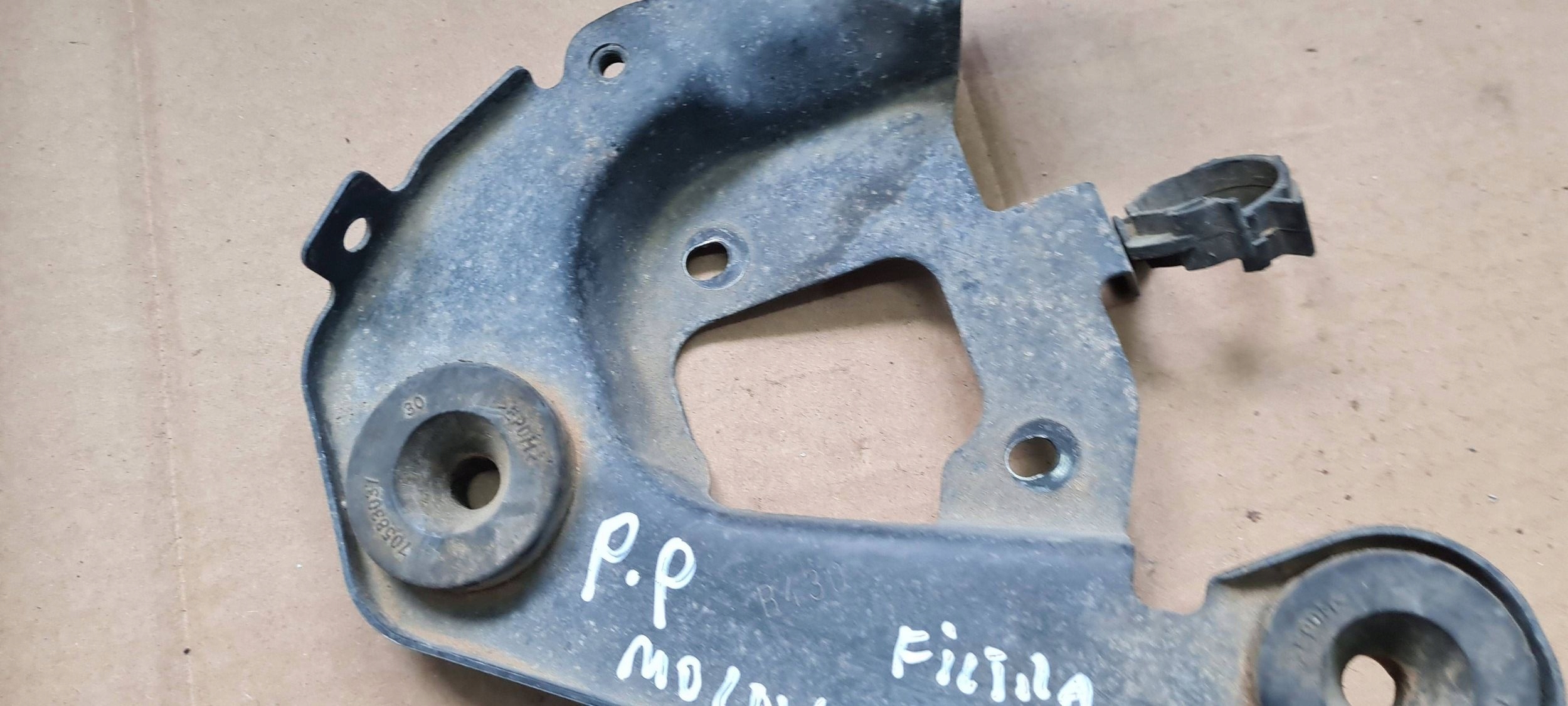 Maserati Quattroporte VI Halter Halter filter luft rechts vorne