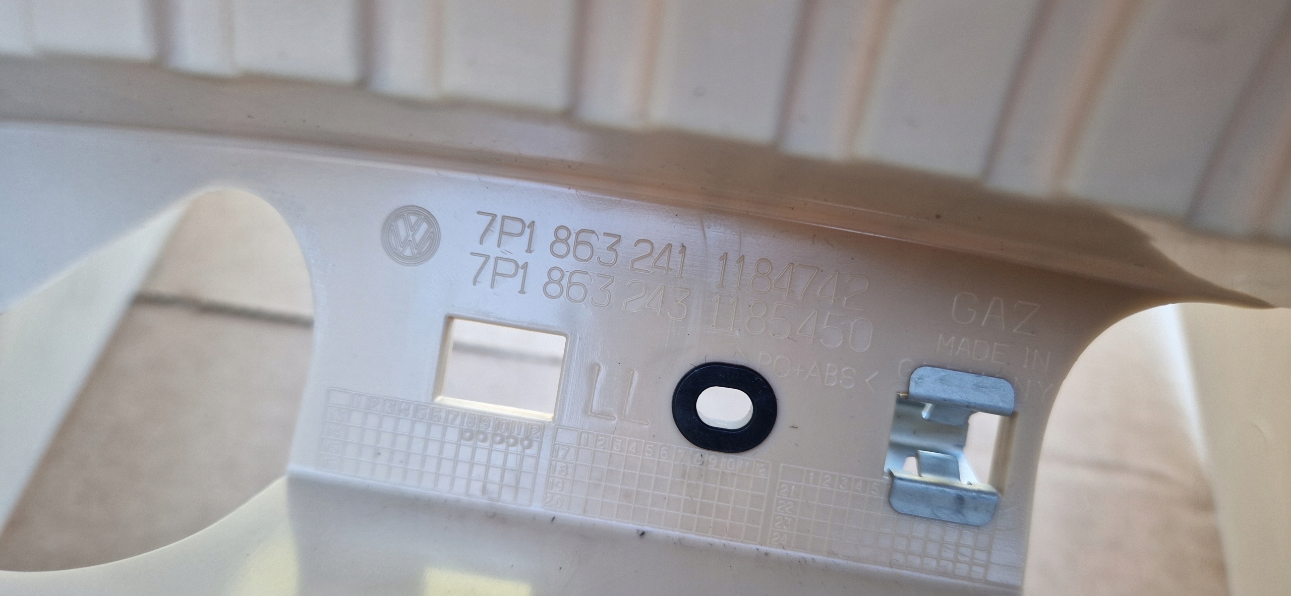 armrest TUNEL VW TOUAREG 7P leather as new