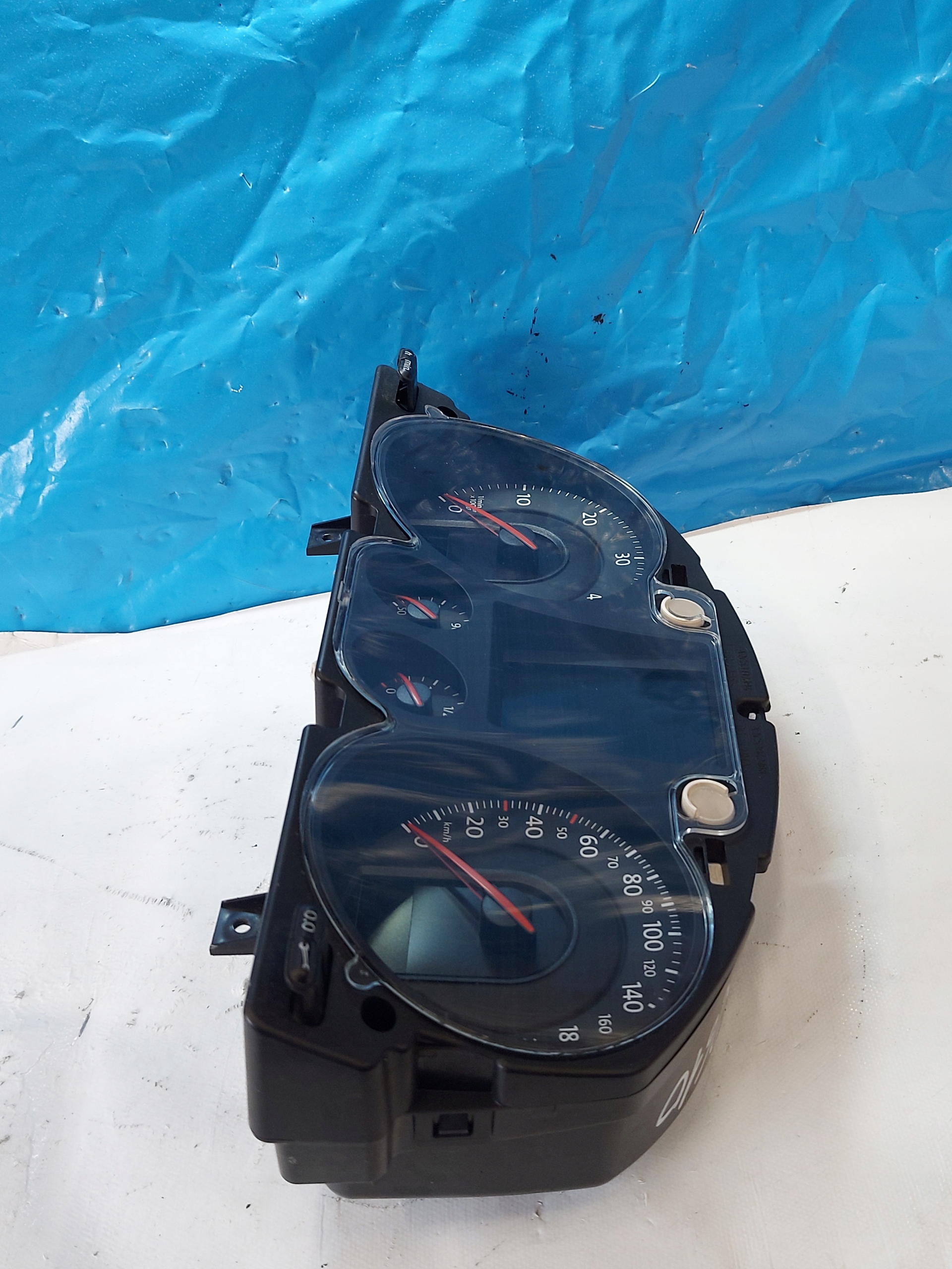 dials clock PASSAT B6 2.0 TDI 3C0920871