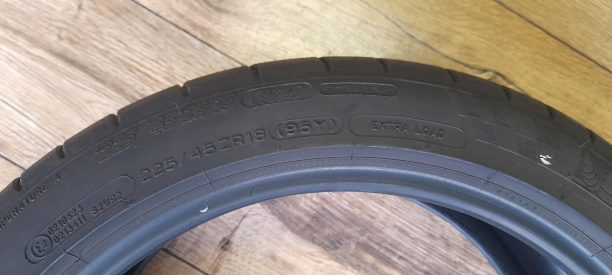 MICHELIN PILOT SPORT 225/45R18 95Y XL