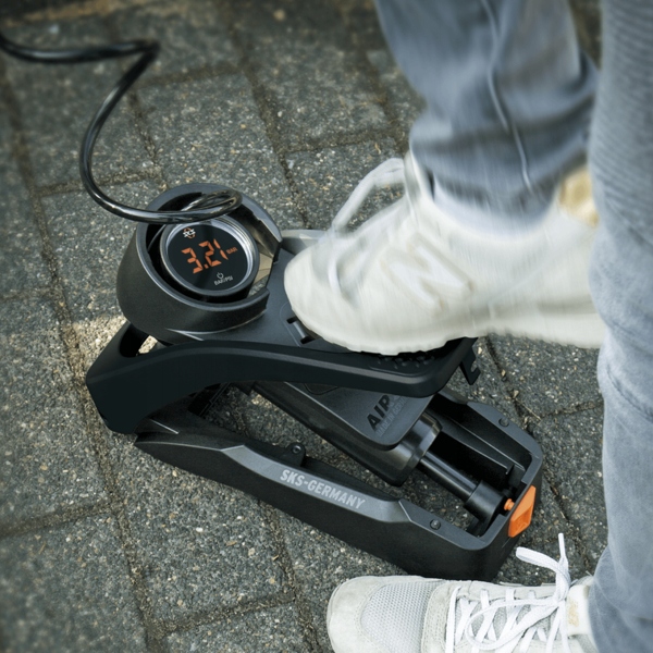 Pompka nożna SKS AIRSTEP DIGI cyfrowy manometr Marka SKS