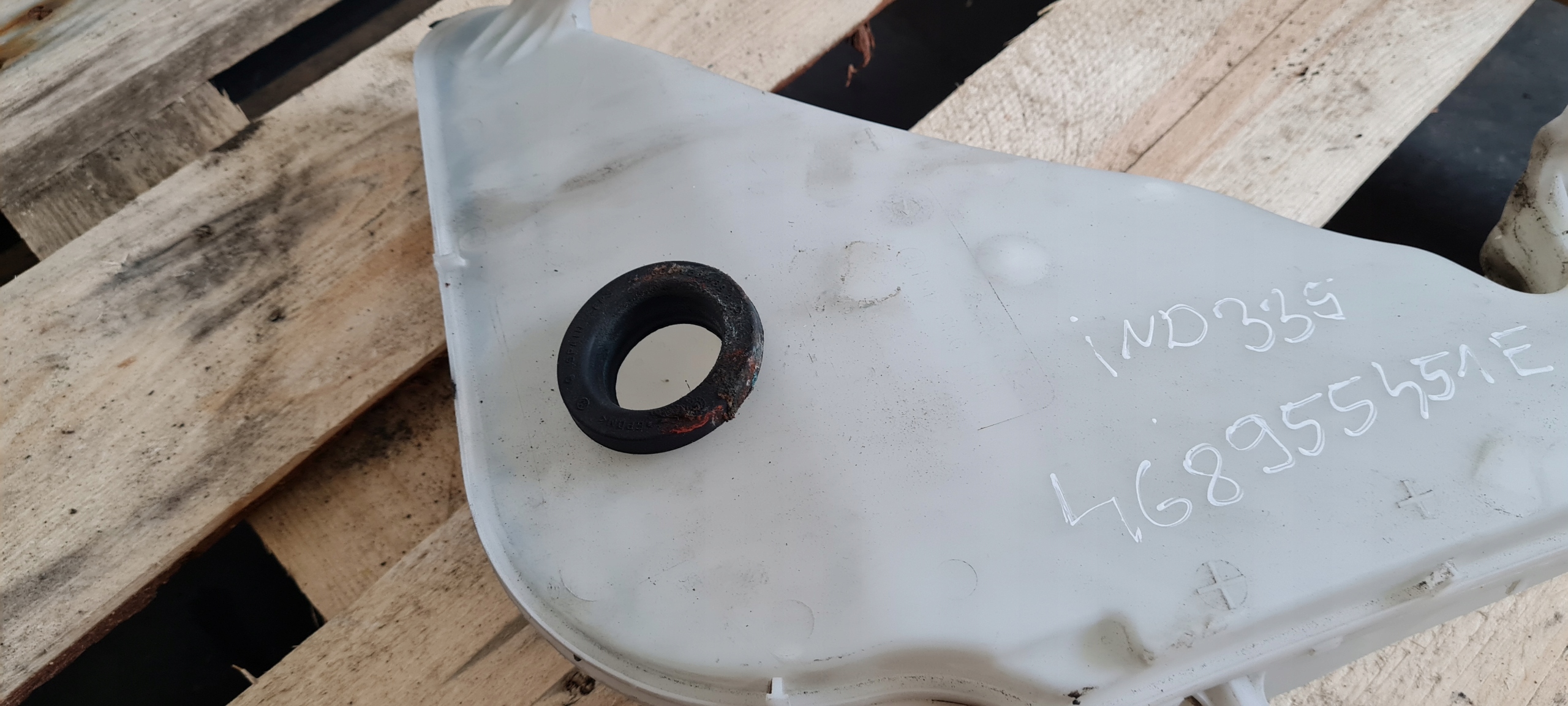 S6 C7 A6 4G washer fluid tank pump 4G8955451E A7 4G