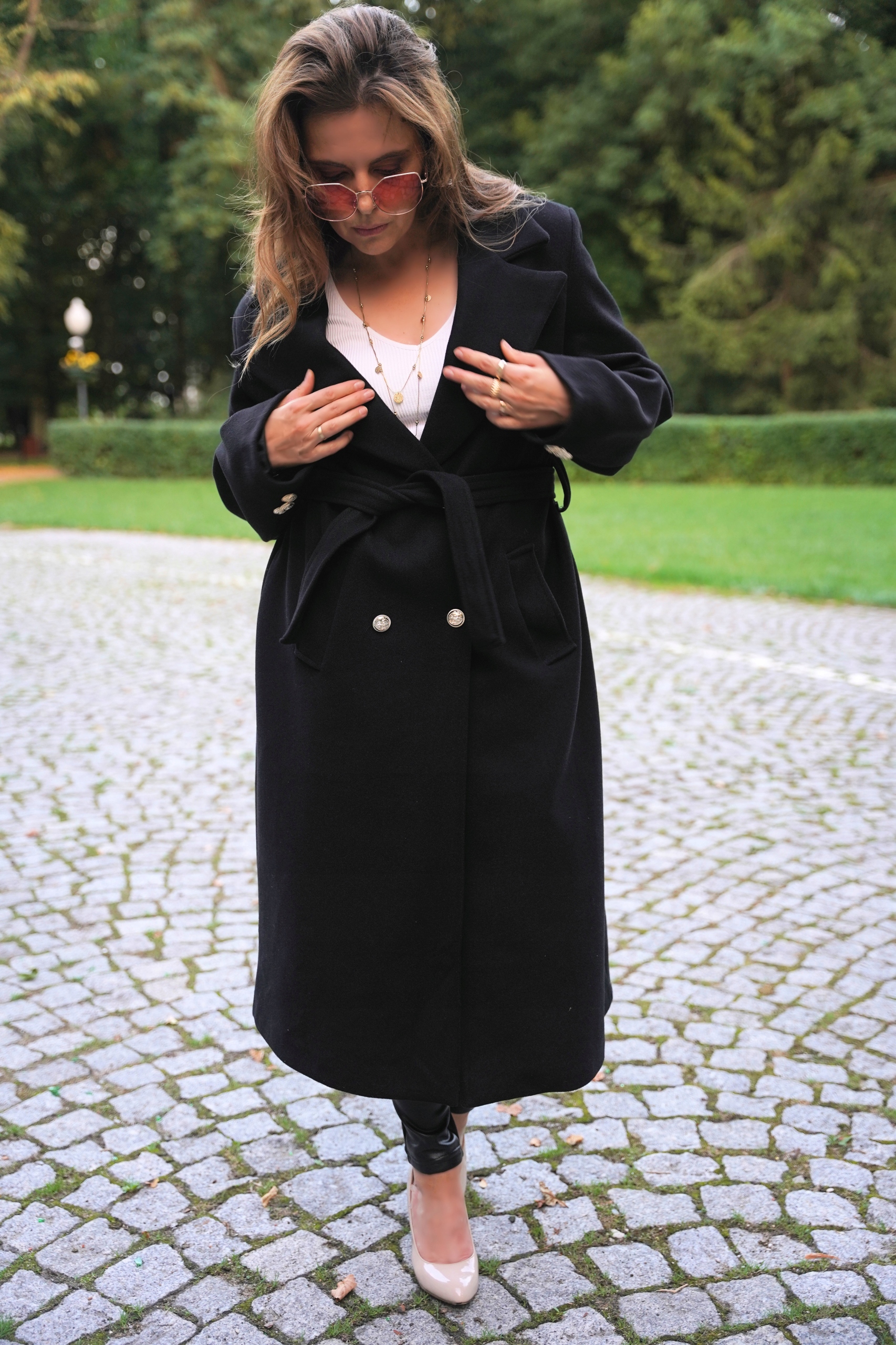 ELEGANCKI PŁASZCZ PRZEJŚCIOWY ZŁOTE GUZIKI CZARNY Marka inna