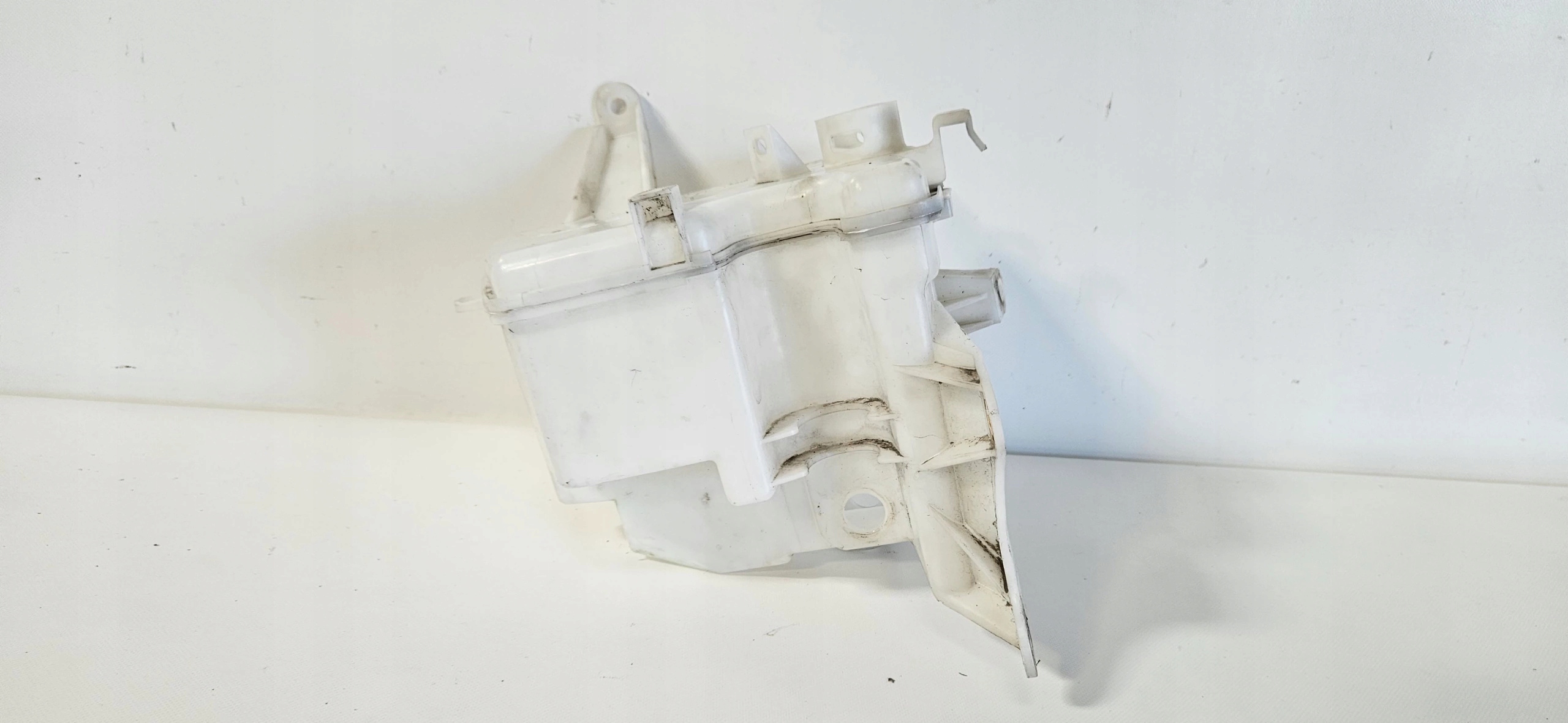 washer fluid tank TOYOTA AURIS II LIFT