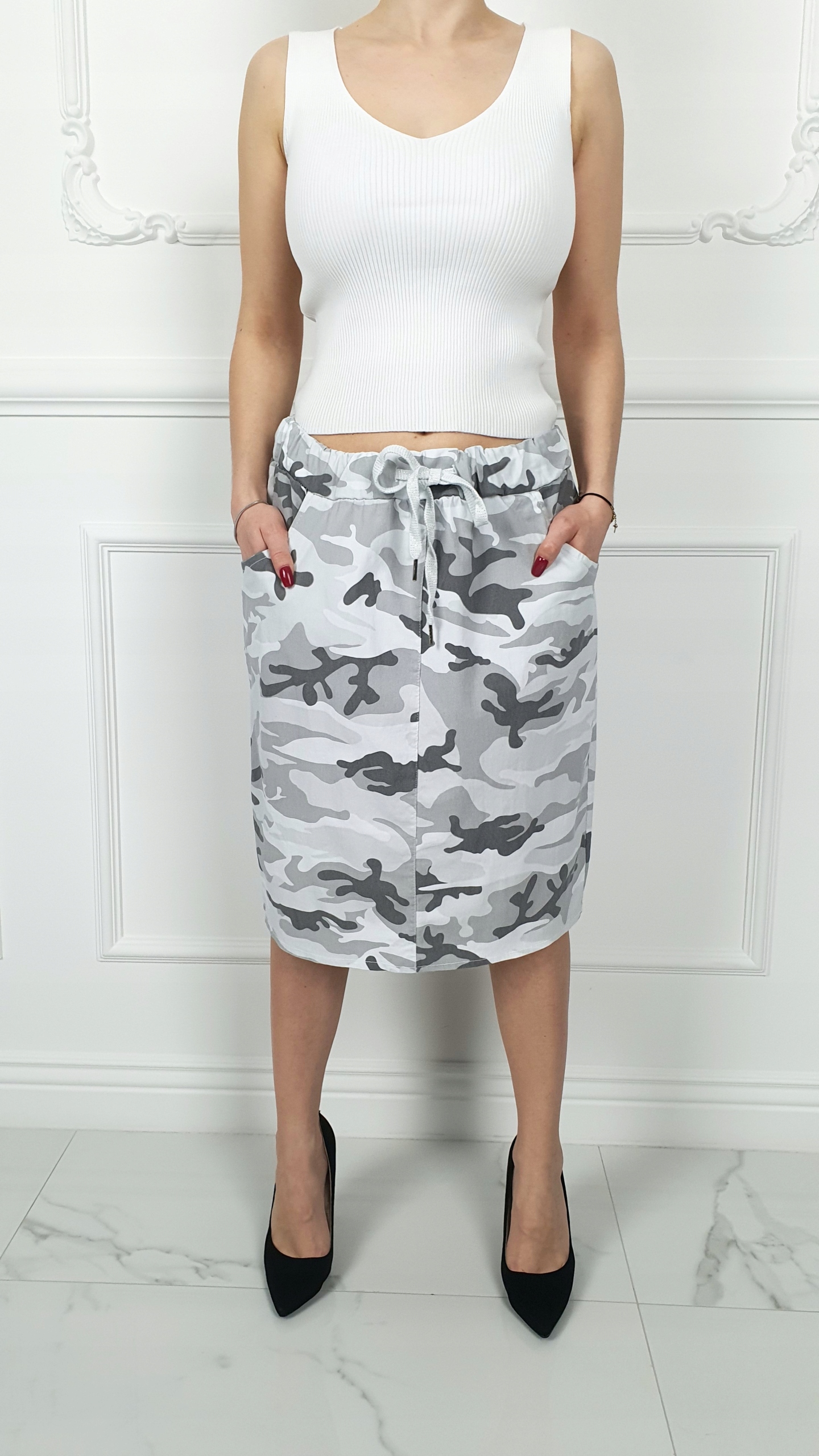 ZNAKOMITA - DAMSKA - SPÓDNICA - MORO - MŁODZIEŻOWA Marka inna