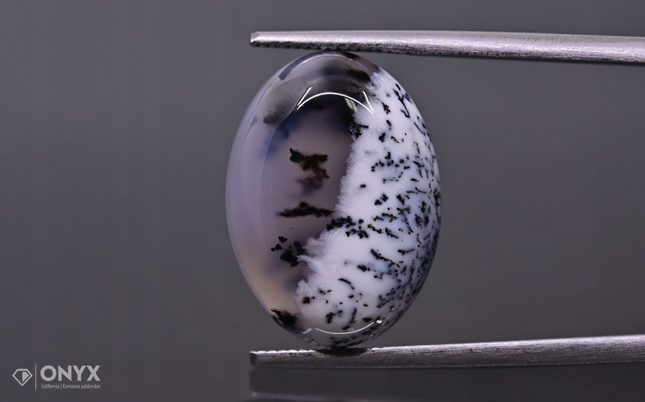 Dendritový achát z Turecka kabošon ovál 17,5x13 mm