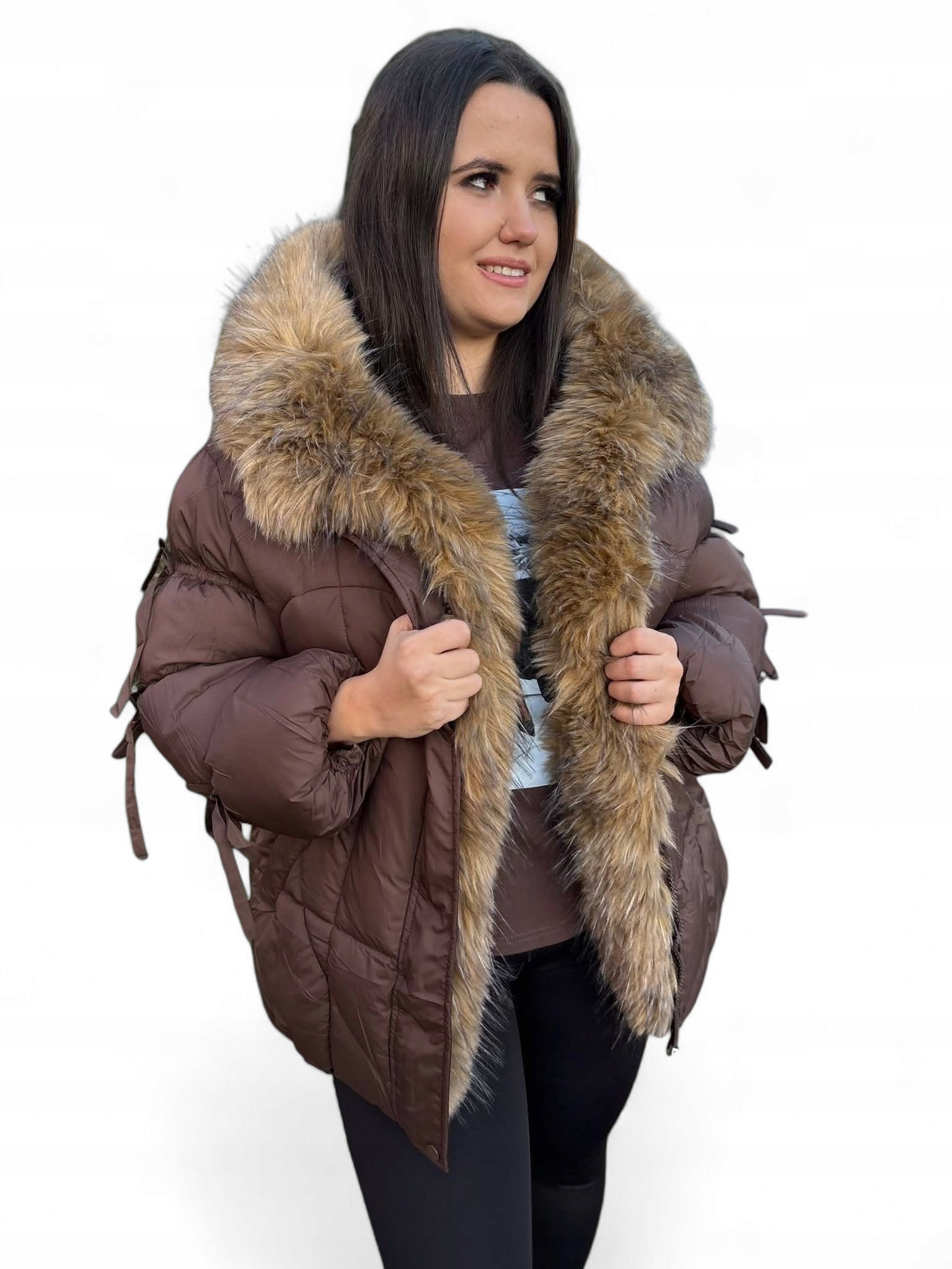 Prošívaná bunda s kapucí, čokoládová s kožešinou, velikost M