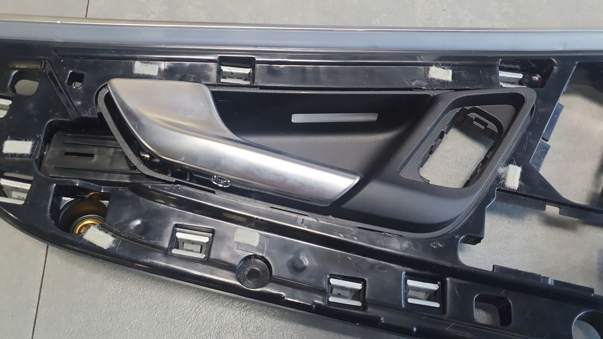Audi Q8 handle inner left front 4M0837019C