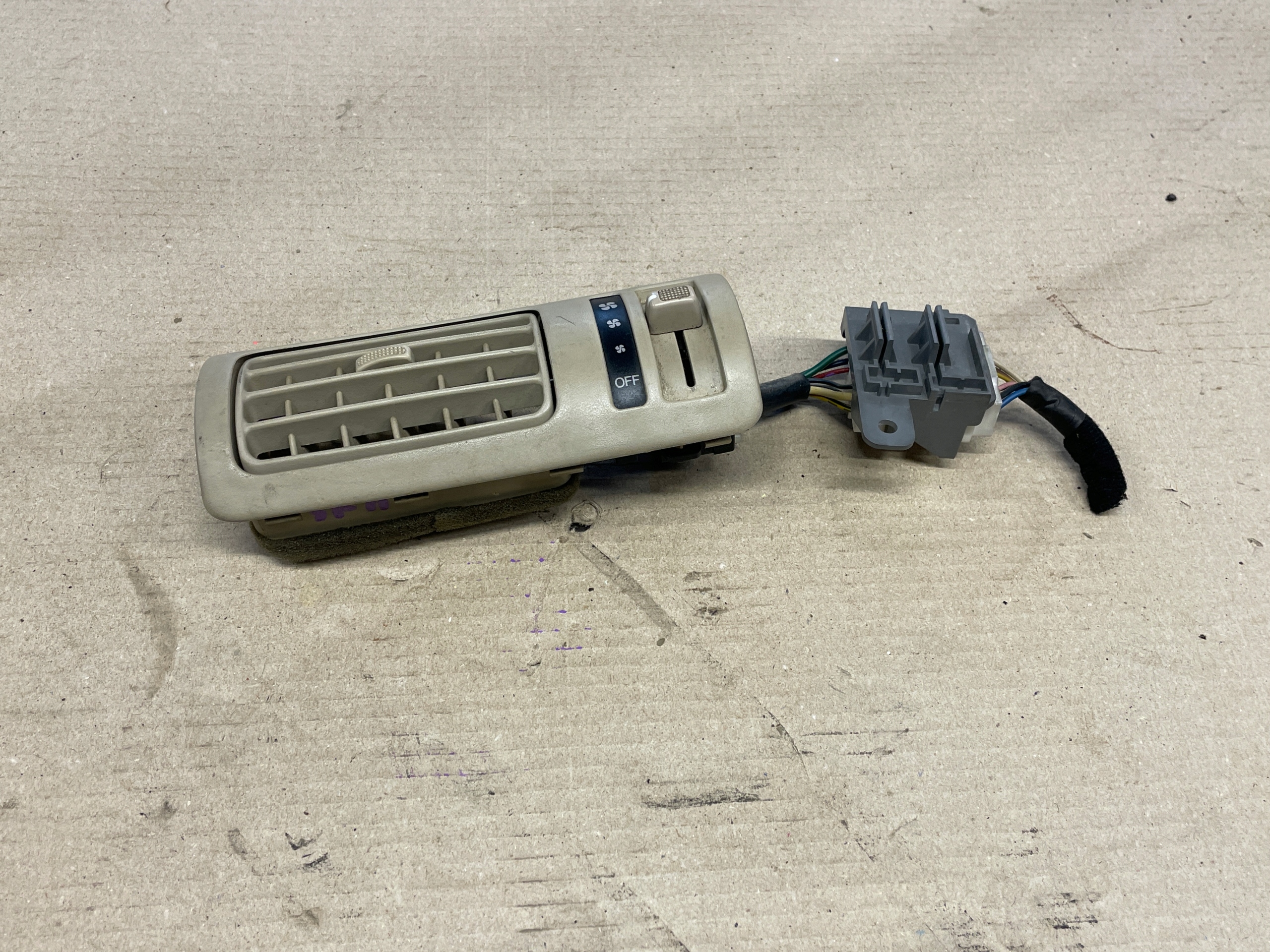 HYUNDAI SANTA FE II grid air conditioning devices rear 97980-2B100
