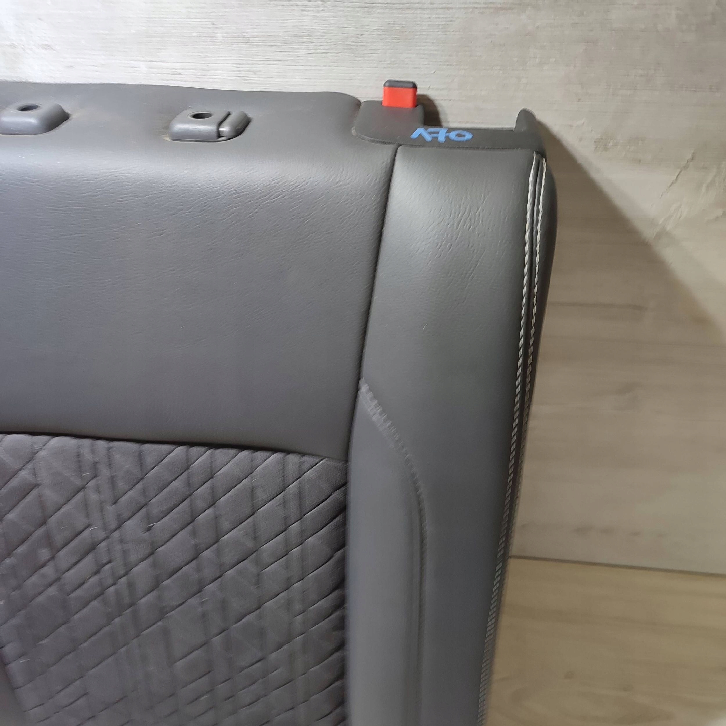 Kanapa hátso far strona bal Suzuki Vitara (LY)