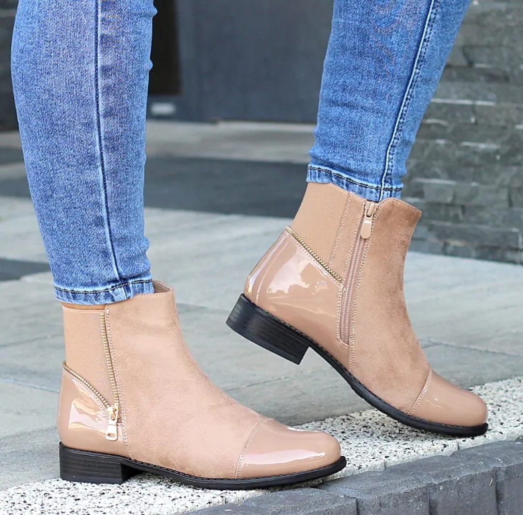 BEŻOWE BOTKI ZAMSZOWE LAKIEROWANE OFICERKI 41 Kod producenta H2176B