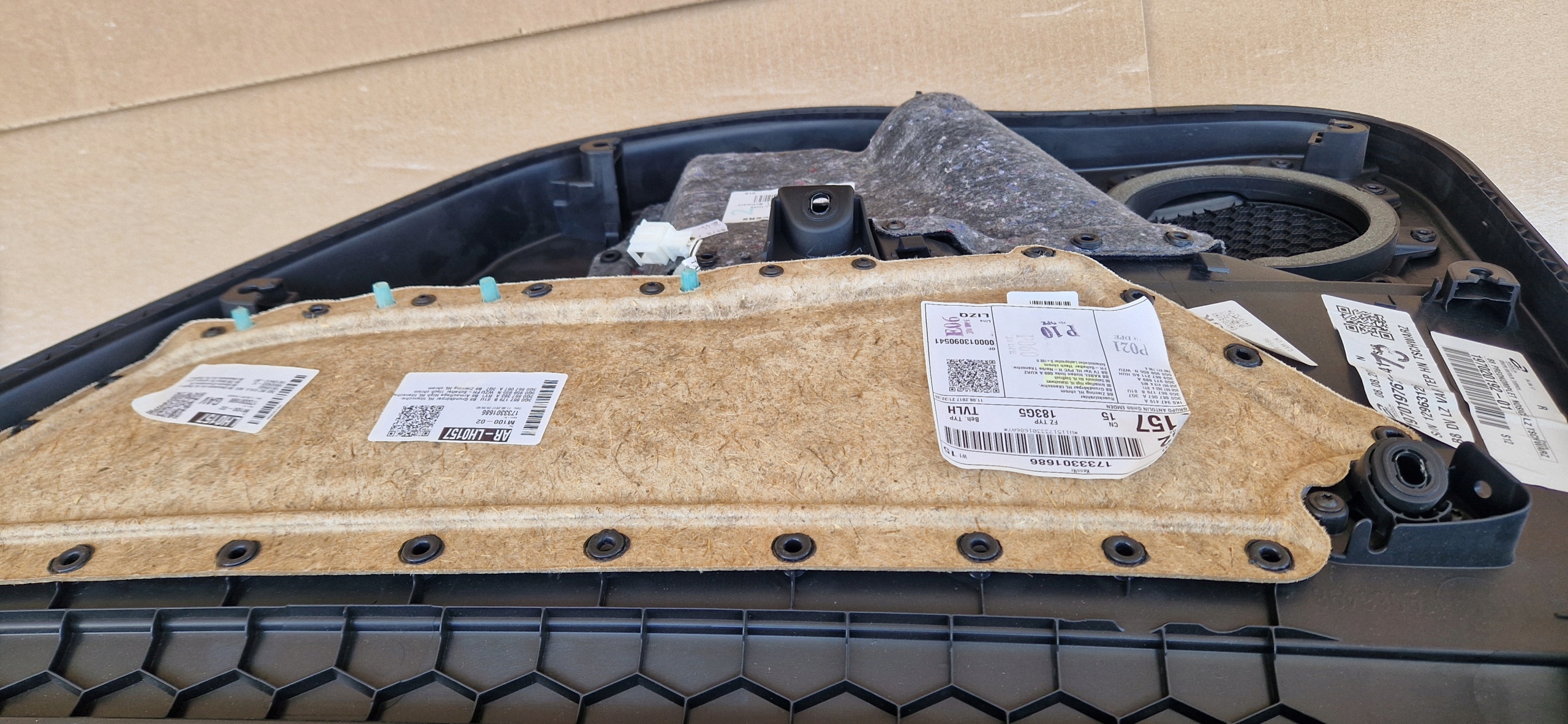 side door PASSAT B8 KOMBI leather rear part left original